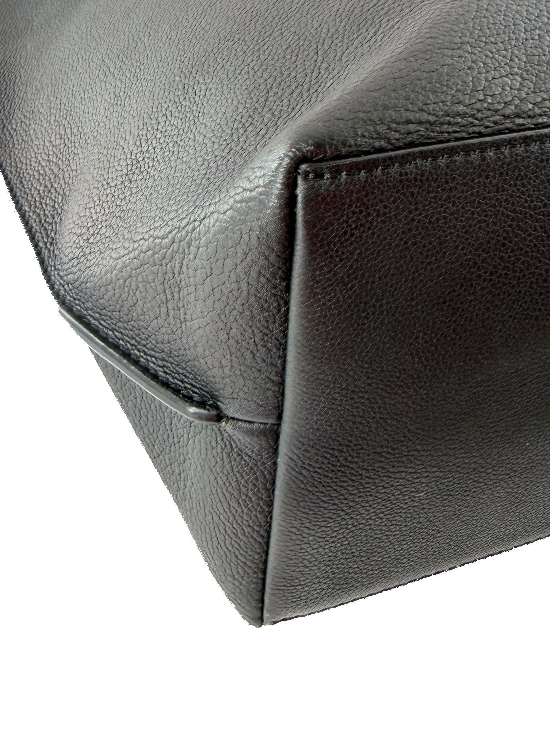 Louis Vuitton black leather LockMe tote FL0260