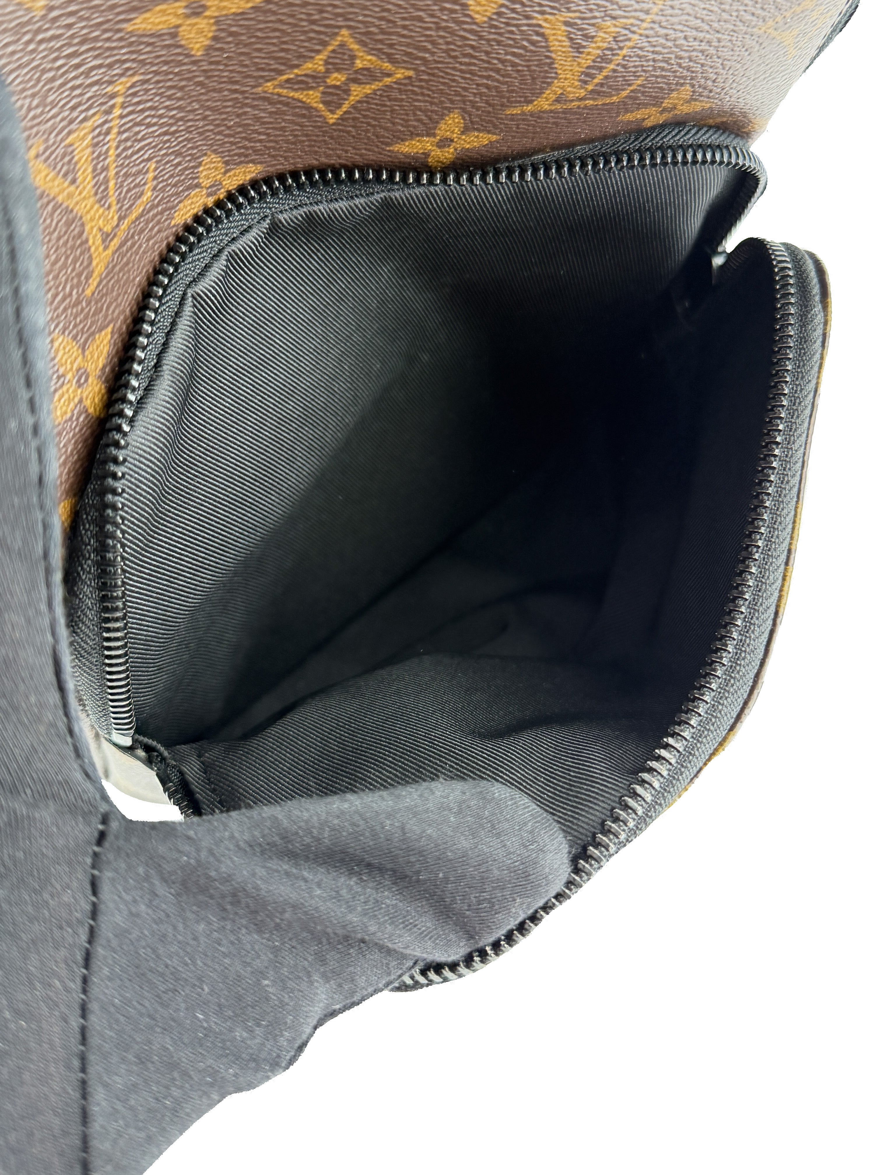 Louis Vuitton monogram black Avenue sling NFC