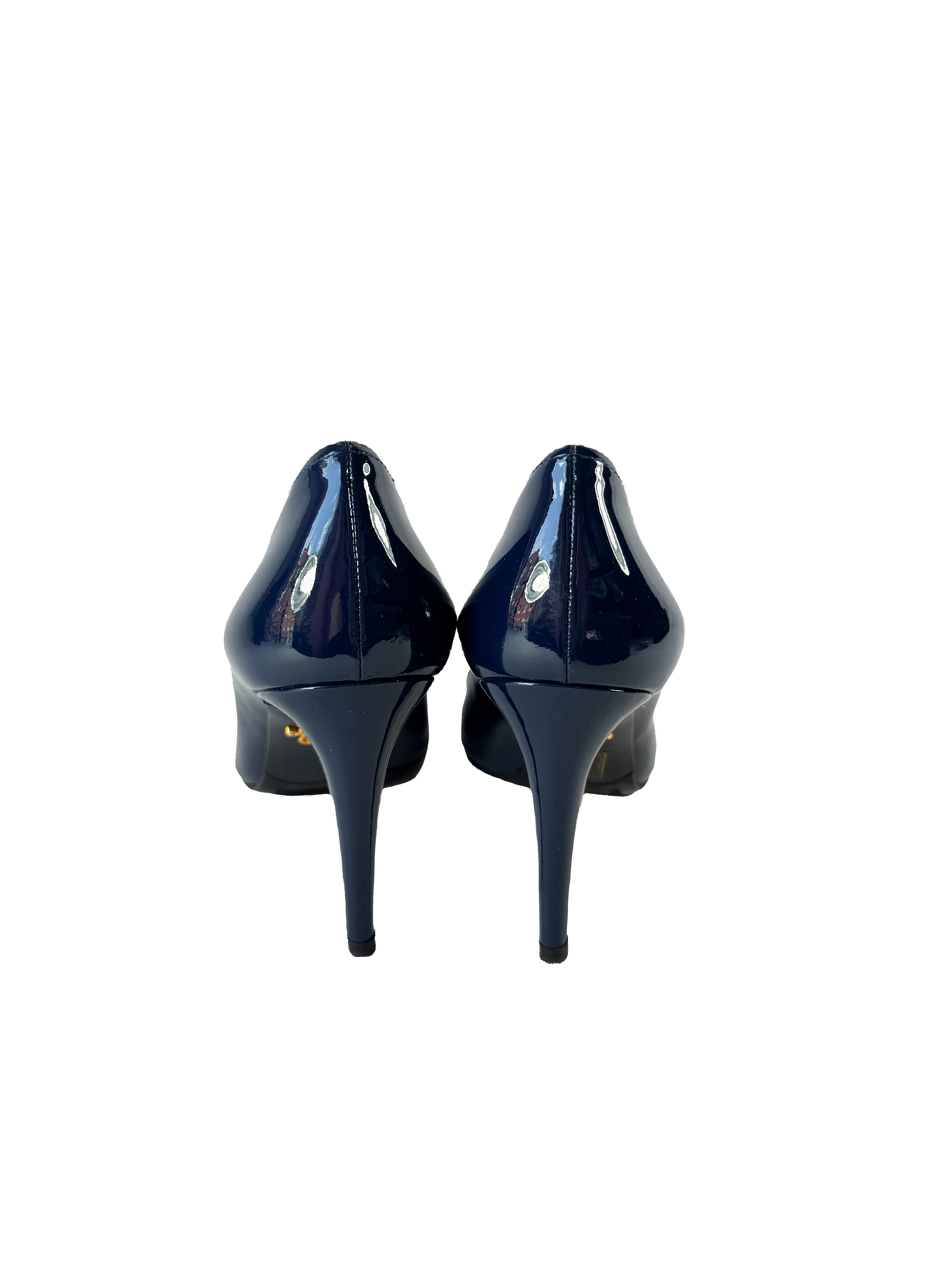 Prada navy patent leather pumps size 37.5