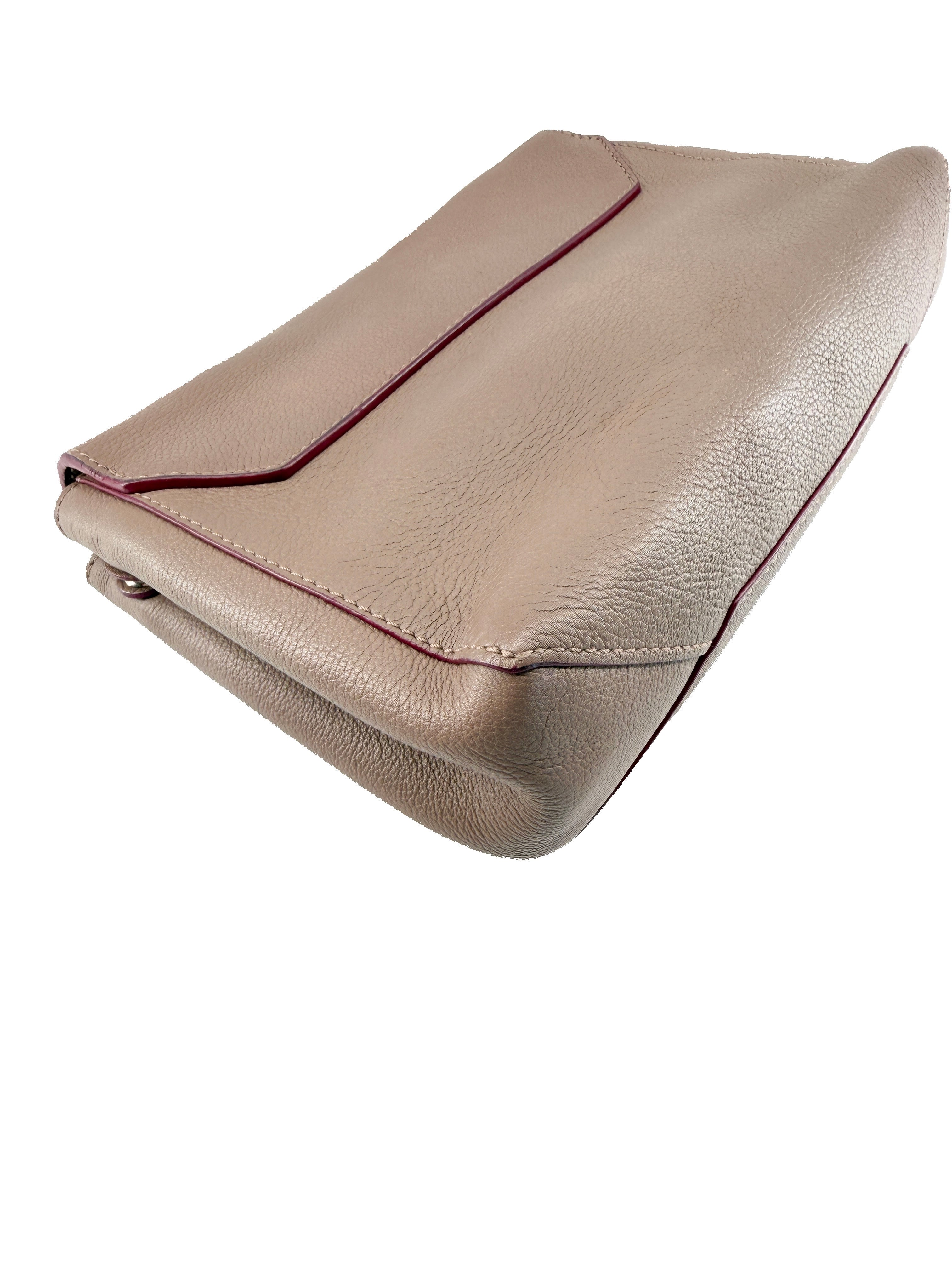 Louis Vuitton taupe Lockme II MM FL4140