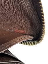 Louis Vuitton damier ebene zippy wallet CA1058