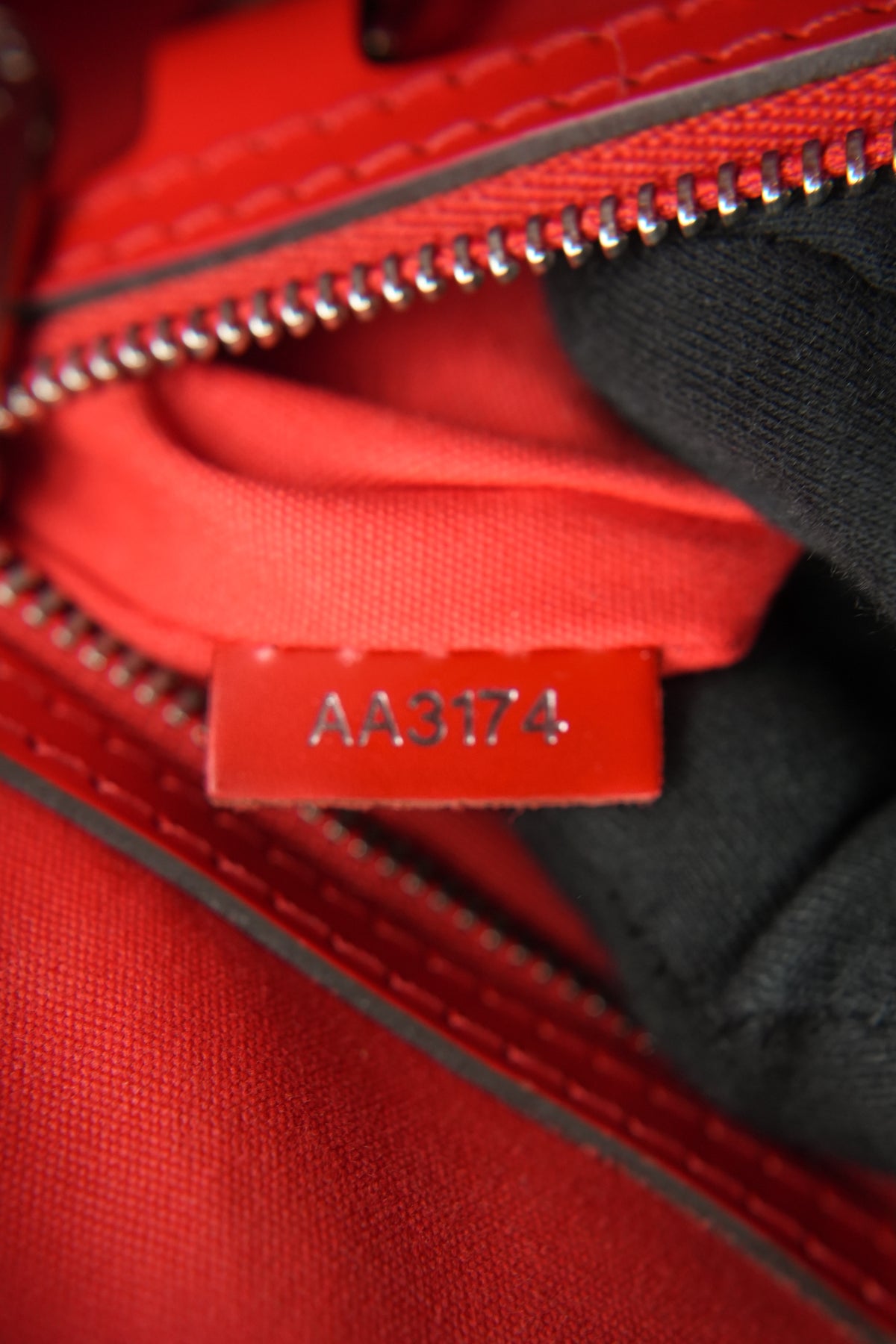 Louis Vuitton red epi leather Brea MM AA3174