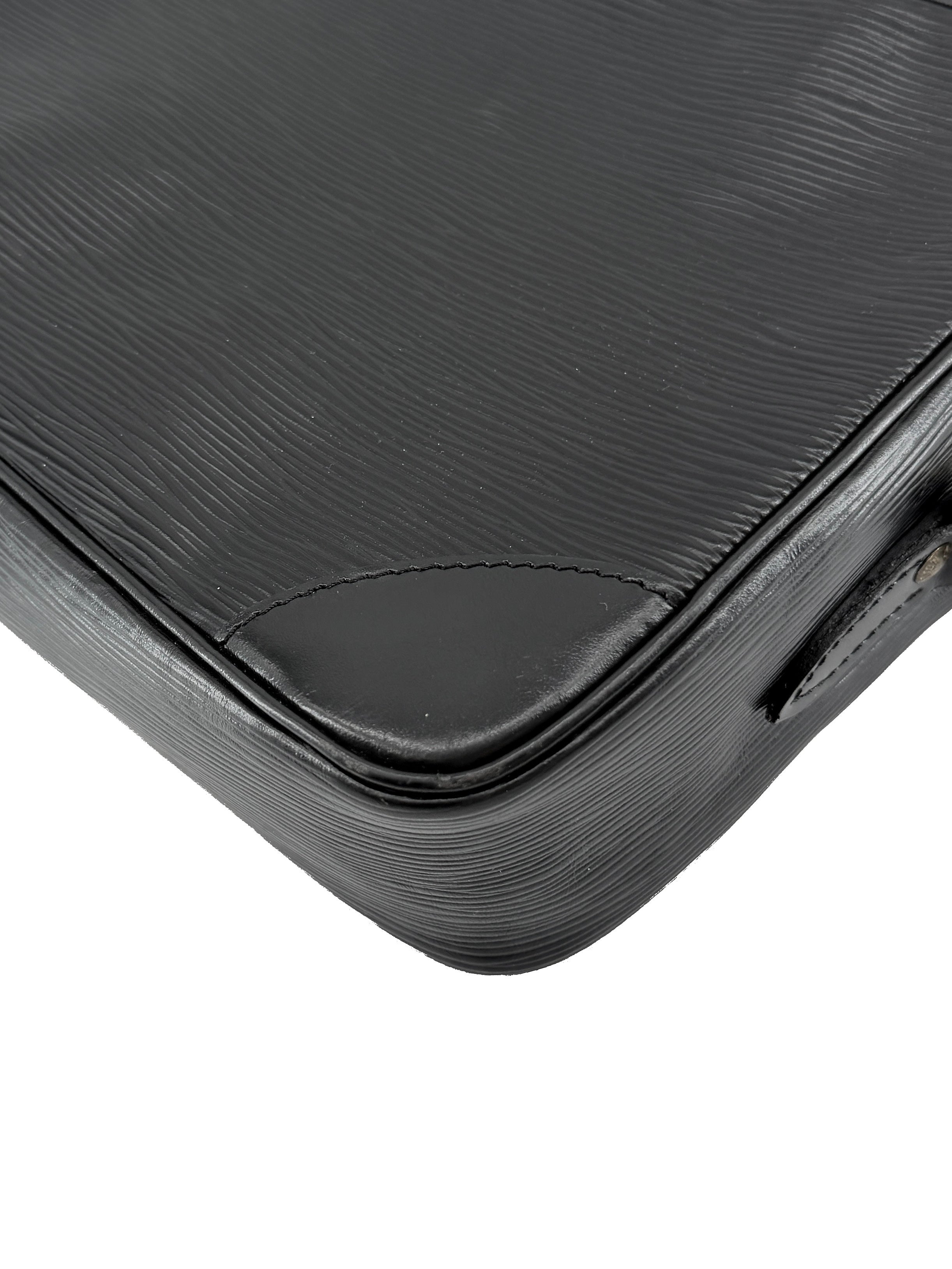 Louis Vuitton black epi trocadero 27 MI0950