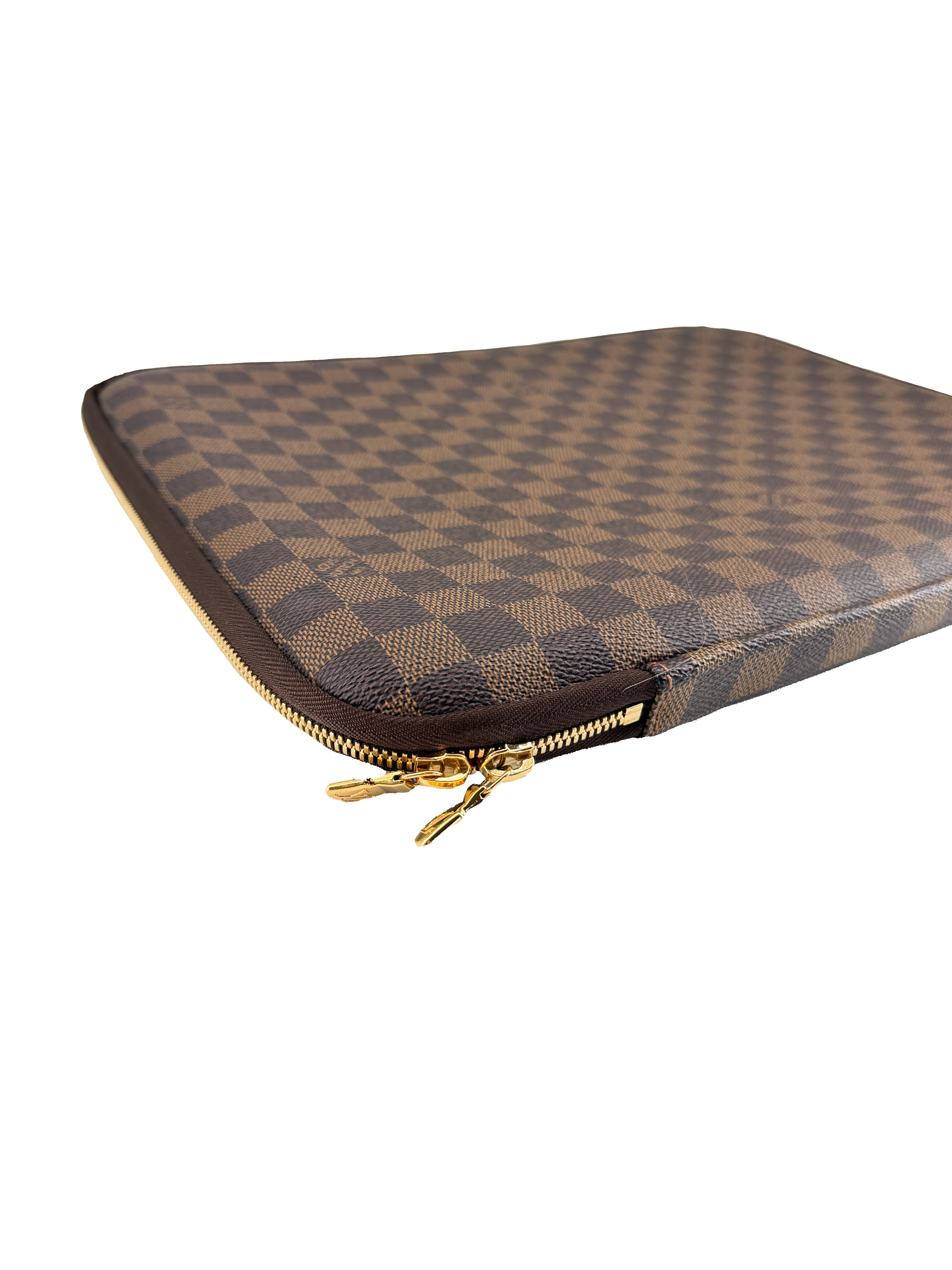 Louis Vuitton damier ebene laptop sleeve VI2029