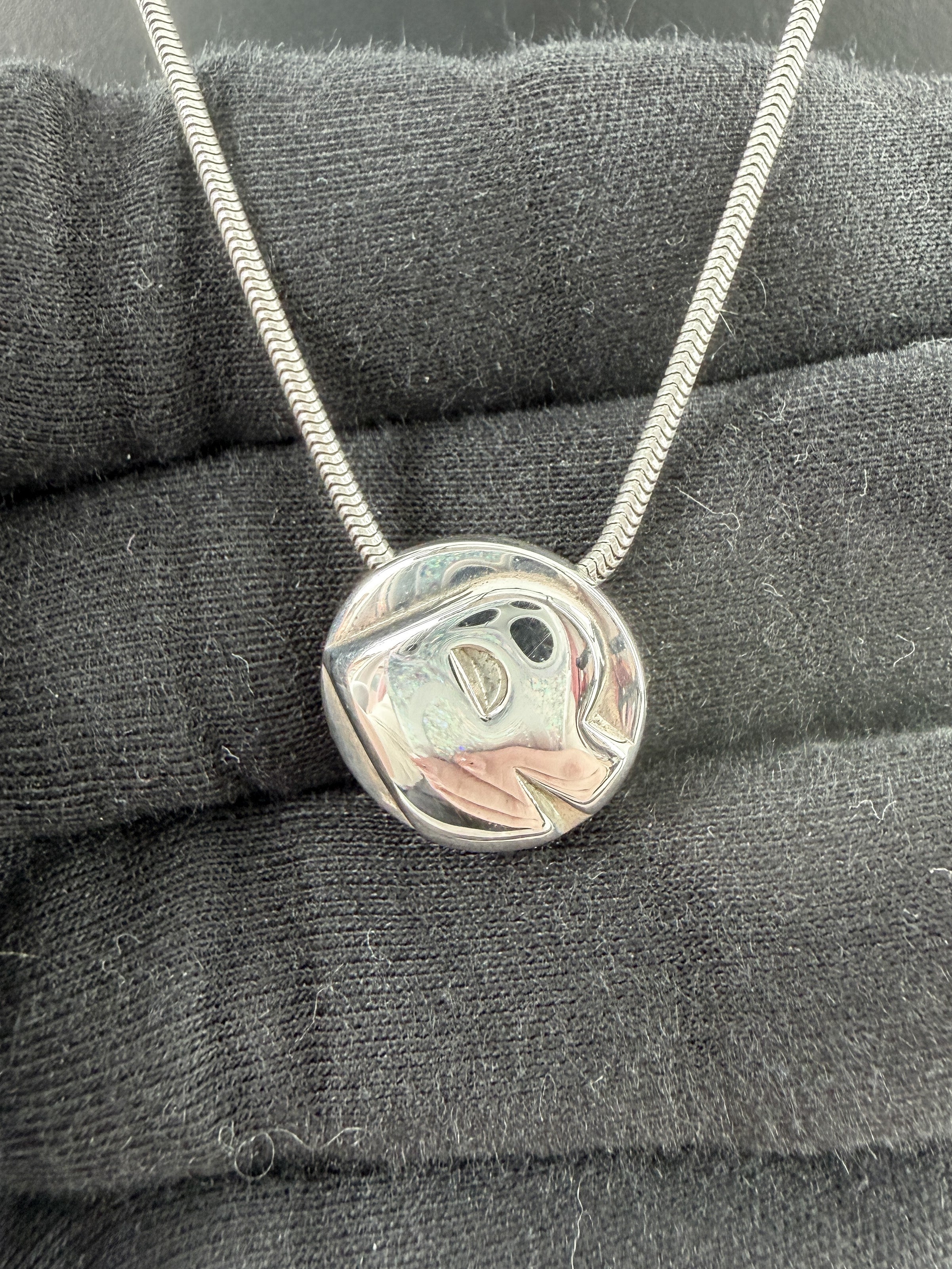 Tiffany & Co sterling silver disk R initial pendant necklace