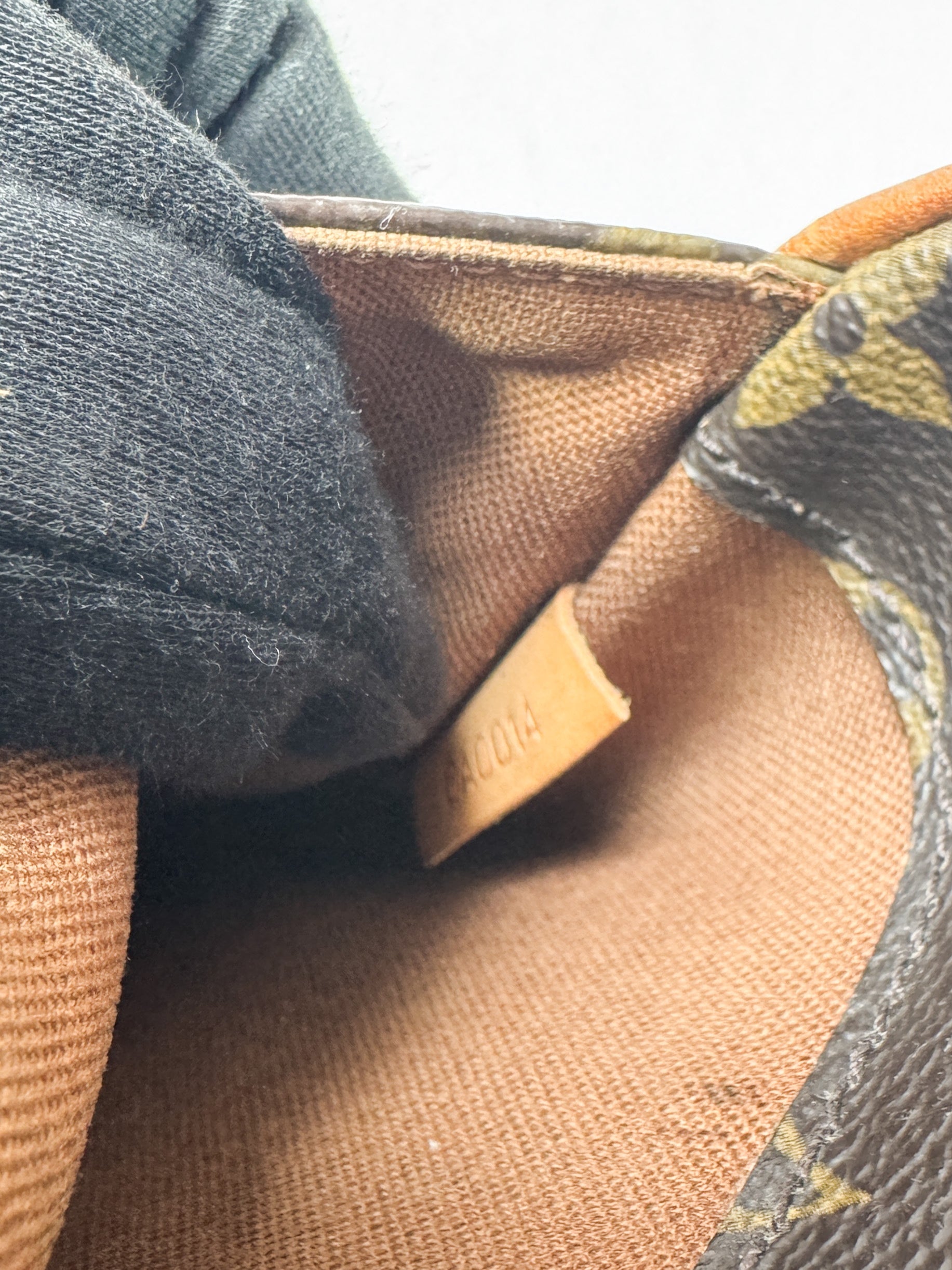 Louis Vuitton monogram Pochette Gange CA0014