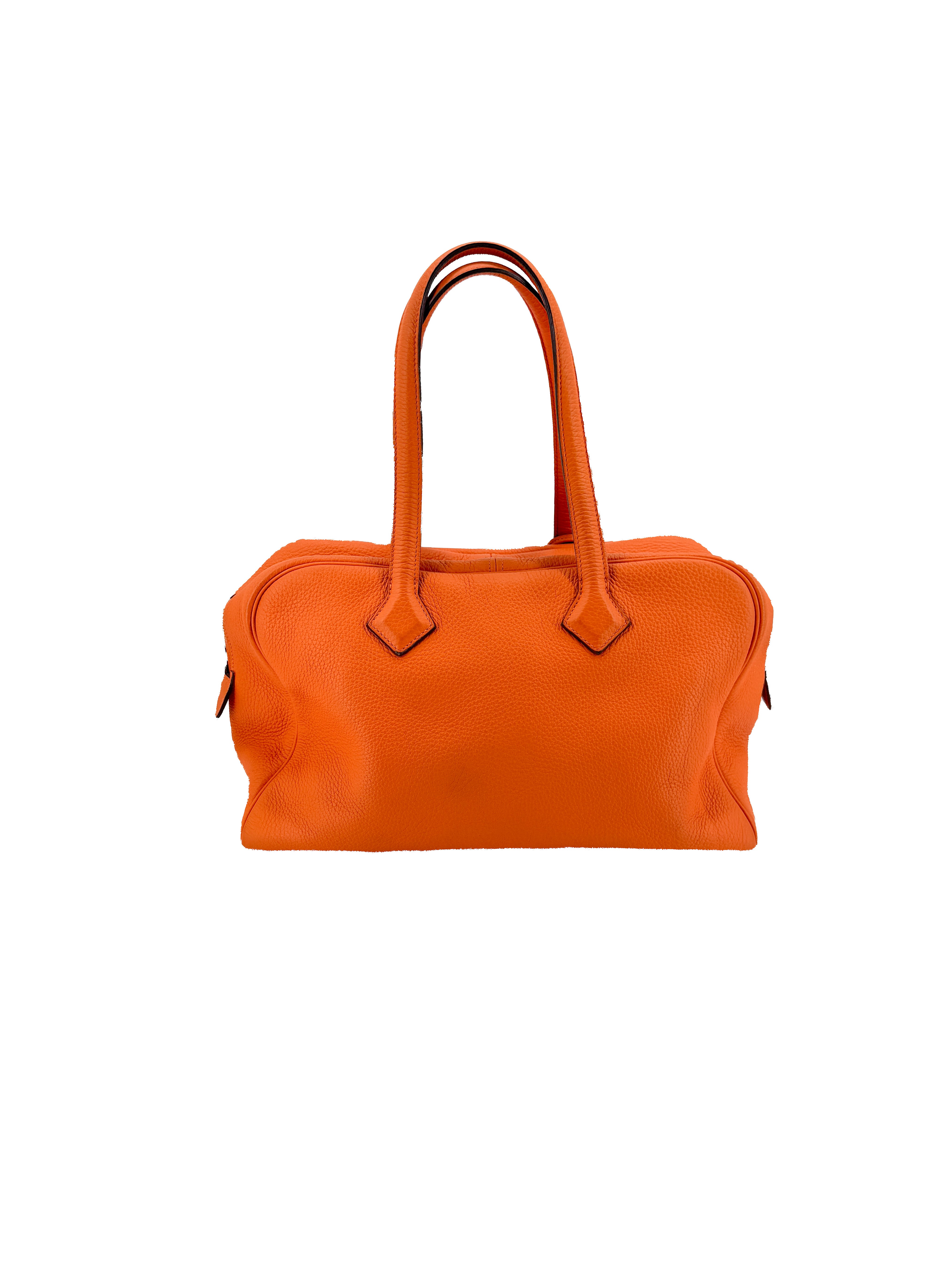 Hermès orange Clemence leather Victoria 35 square N