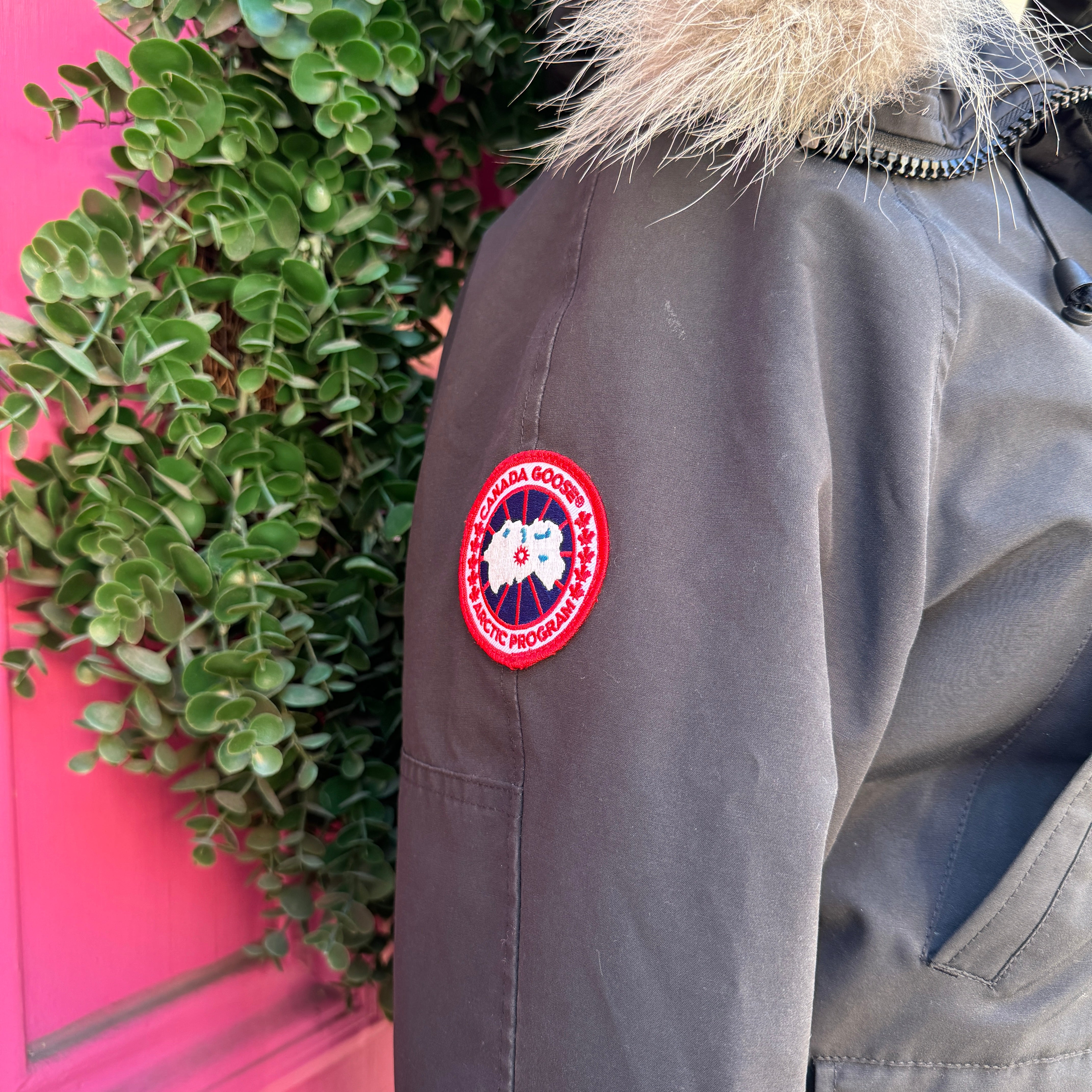 Canada Goose black Chilliwack bomber Heritage jacket size M retail $1575 **as is**