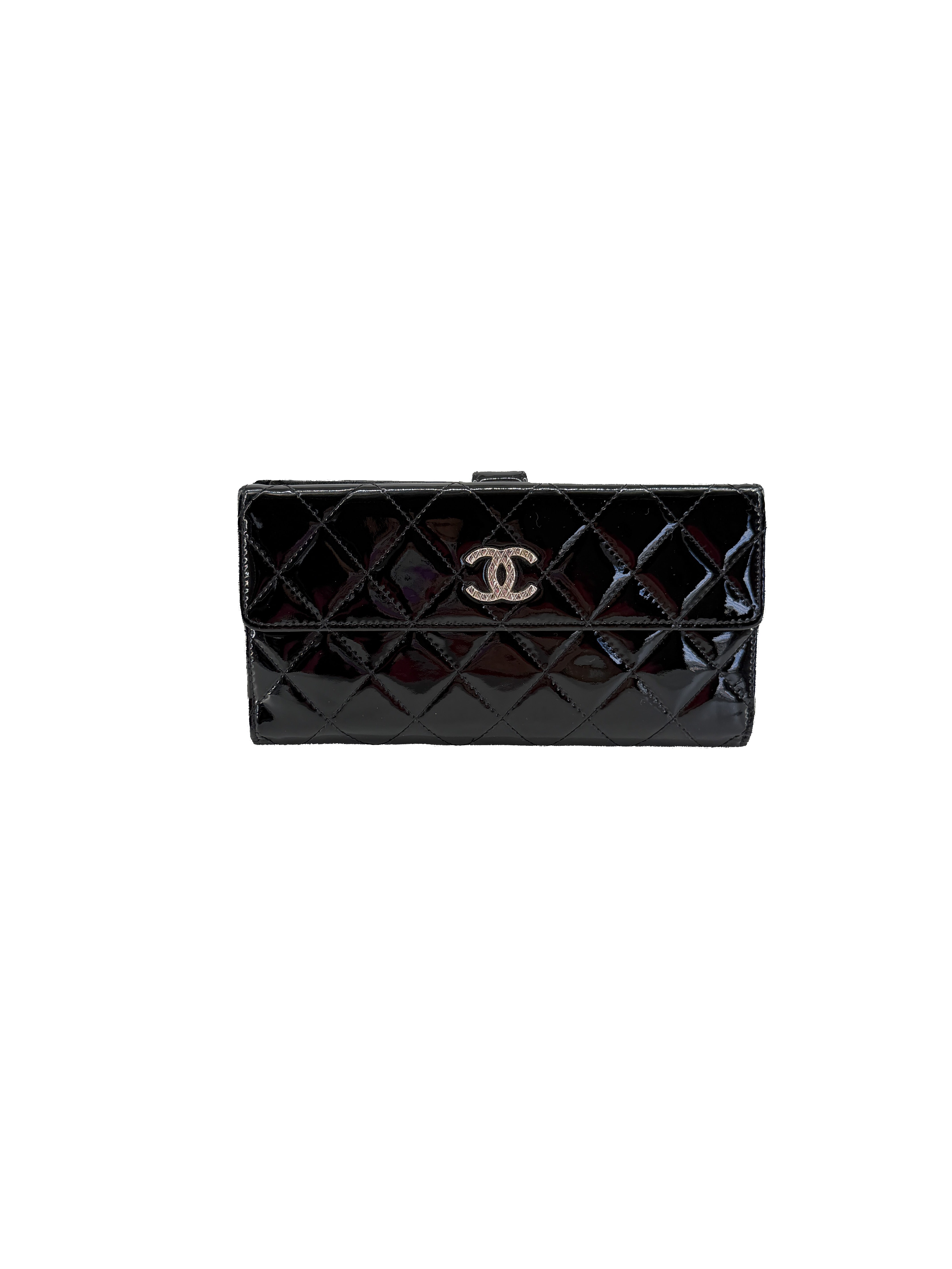Chanel black patent leather CC brilliant quilted flap wallet 13744381