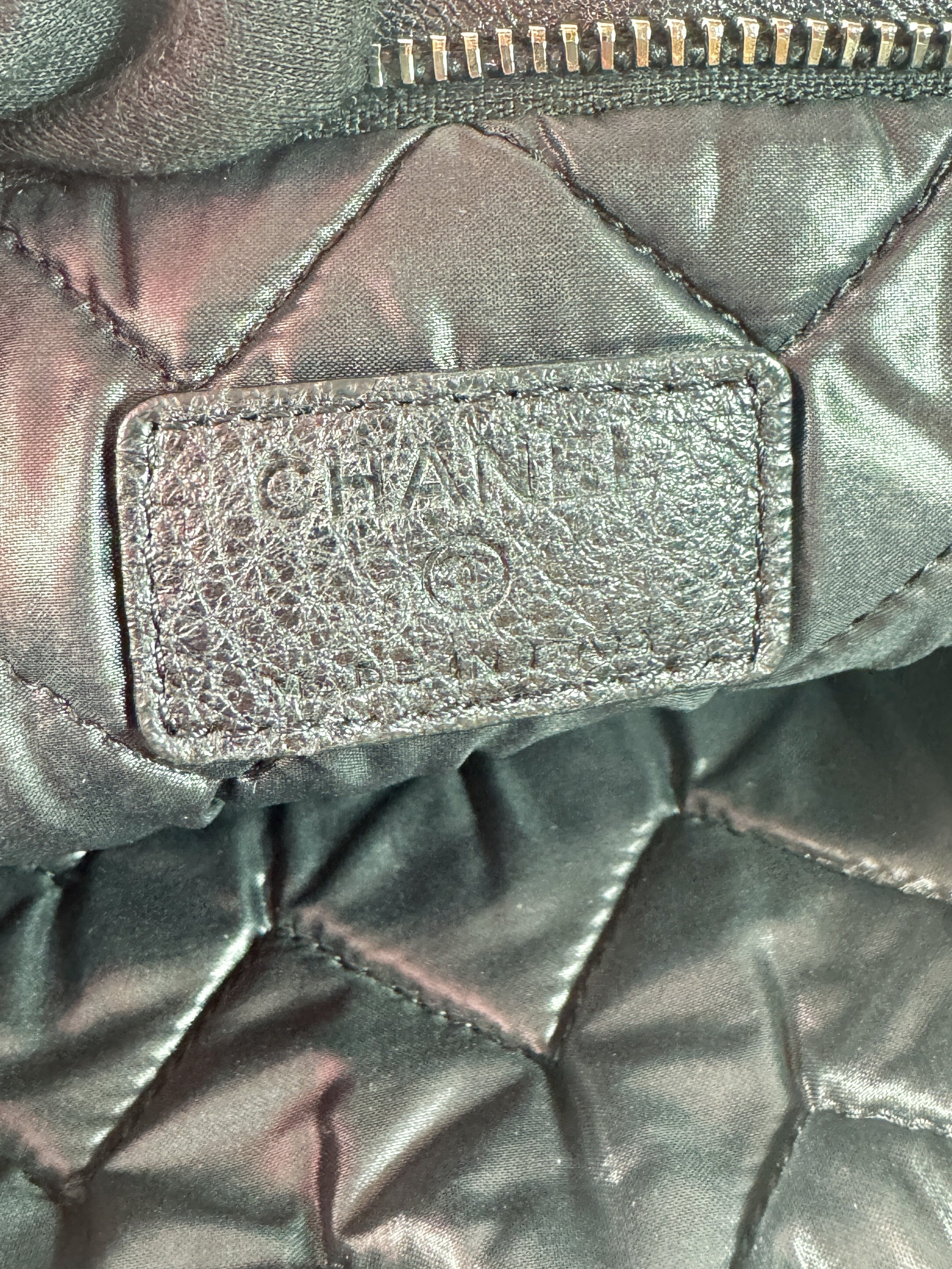 Chanel pewter chevron CC beauty clutch 21254464