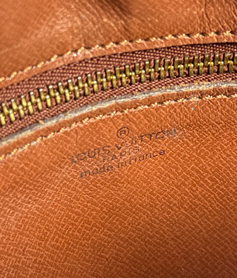 Louis Vuitton monogram vintage Trocadero 23 crossbody 883TH