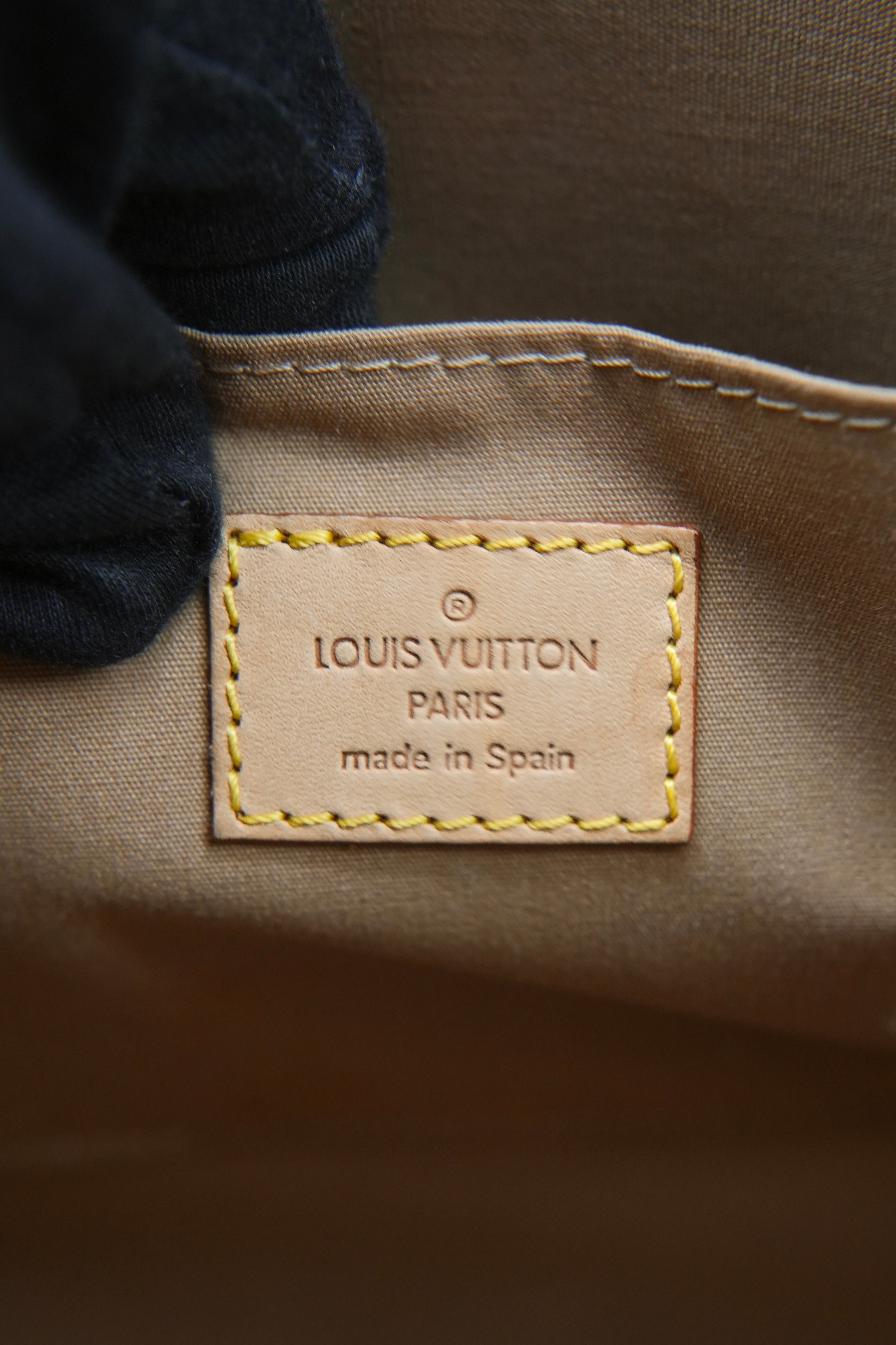 Louis Vuitton gold vernis Maple Drive LM0075