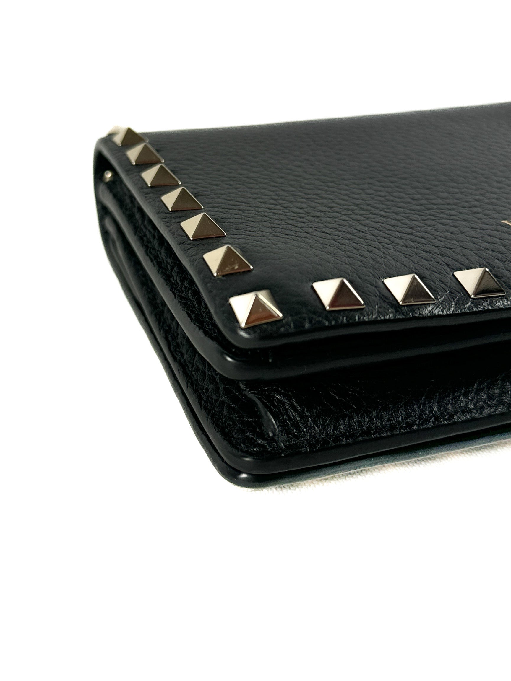 Valentino Garavani black rockstud chain pochette current retail $1180