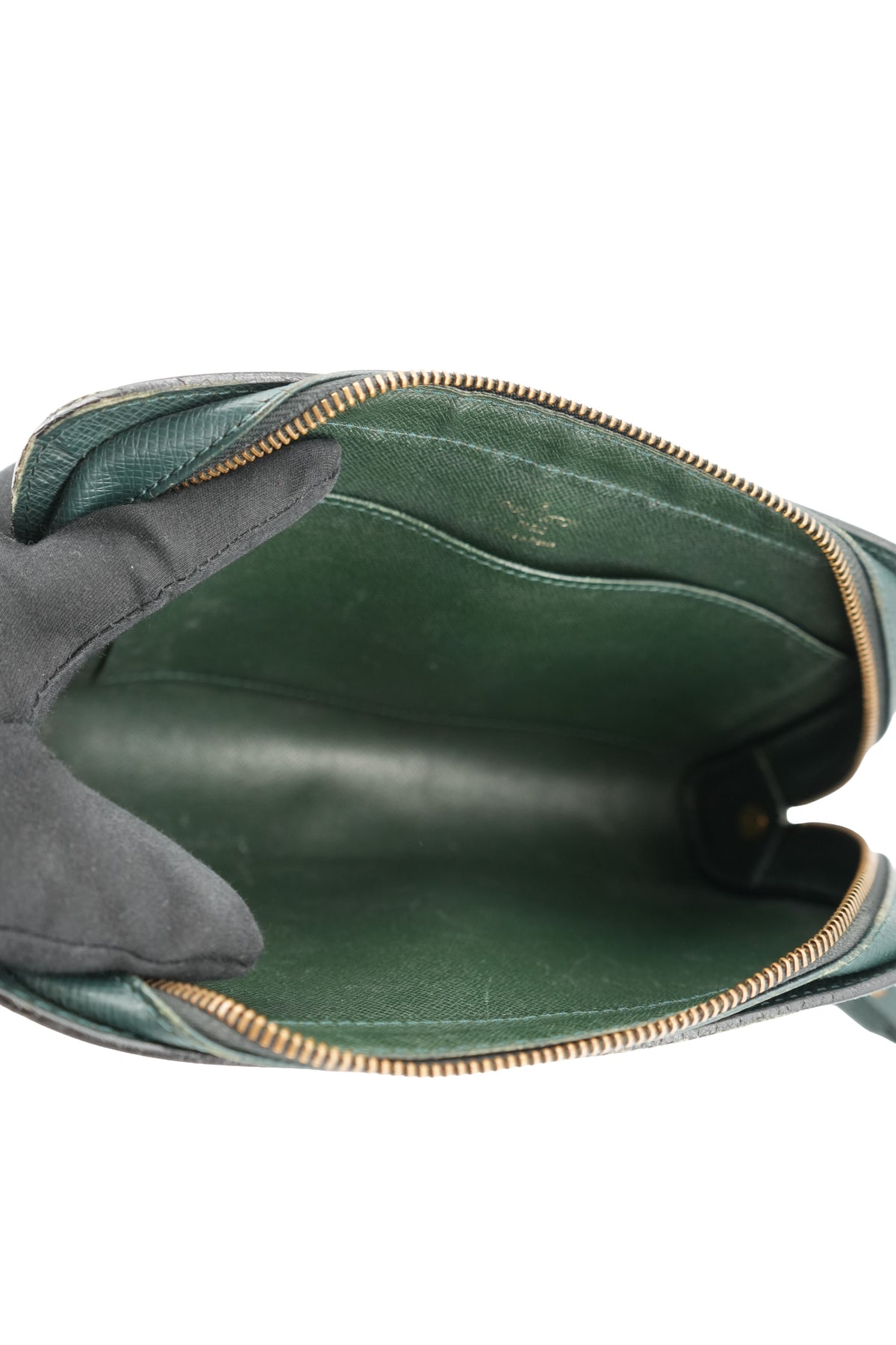 Louis Vuitton green Baikal Taiga leather wristlet/clutch VI0957