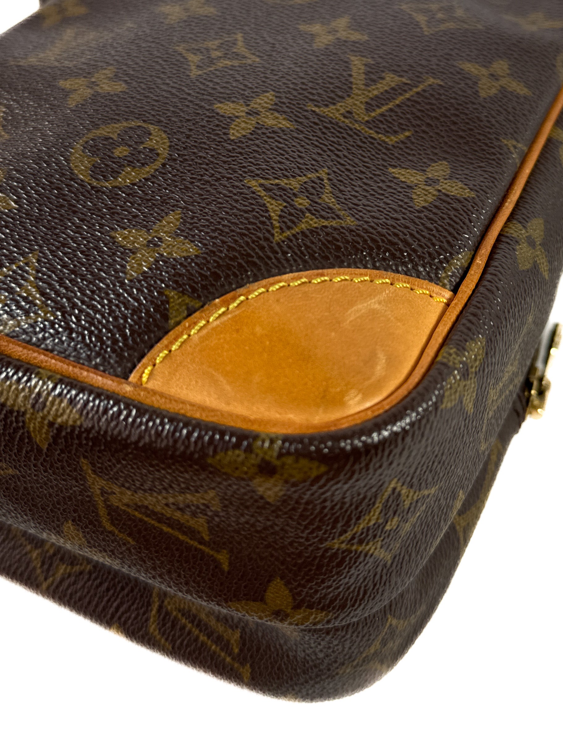Louis Vuitton monogram vintage Amazone crossbody TH 8901