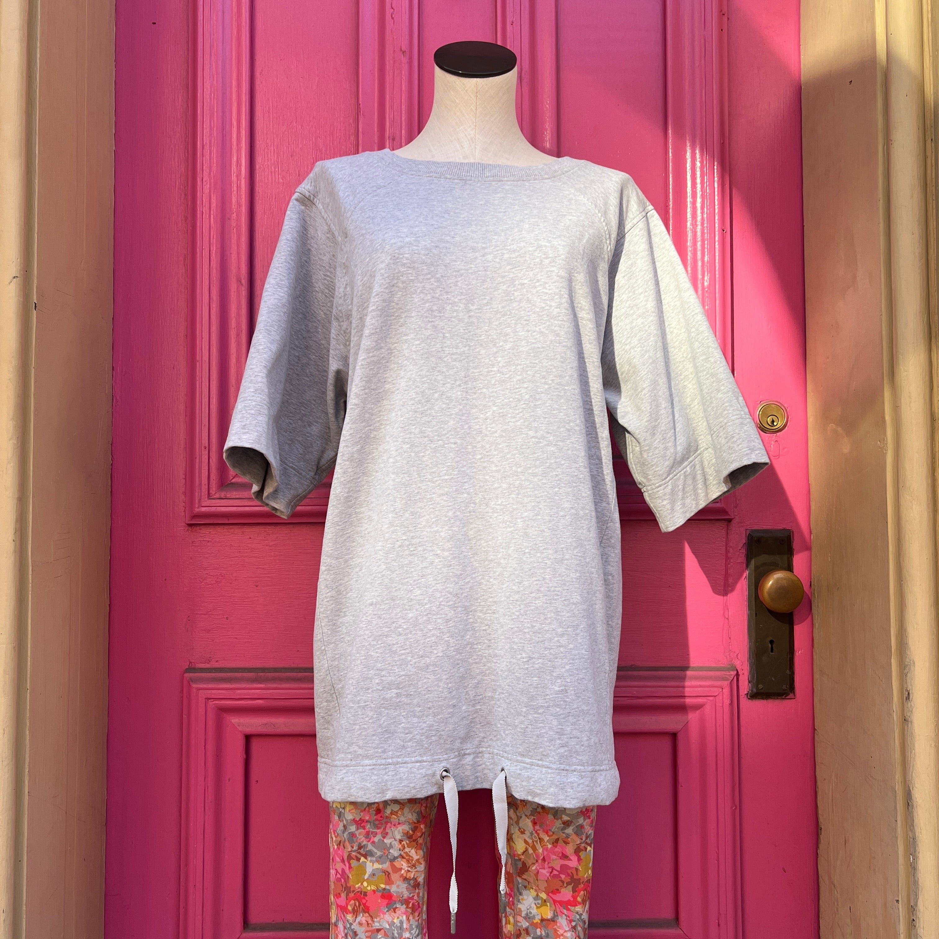Lululemon gray short sleeve pullover size 6 - My Girlfriend's Wardrobe LLC