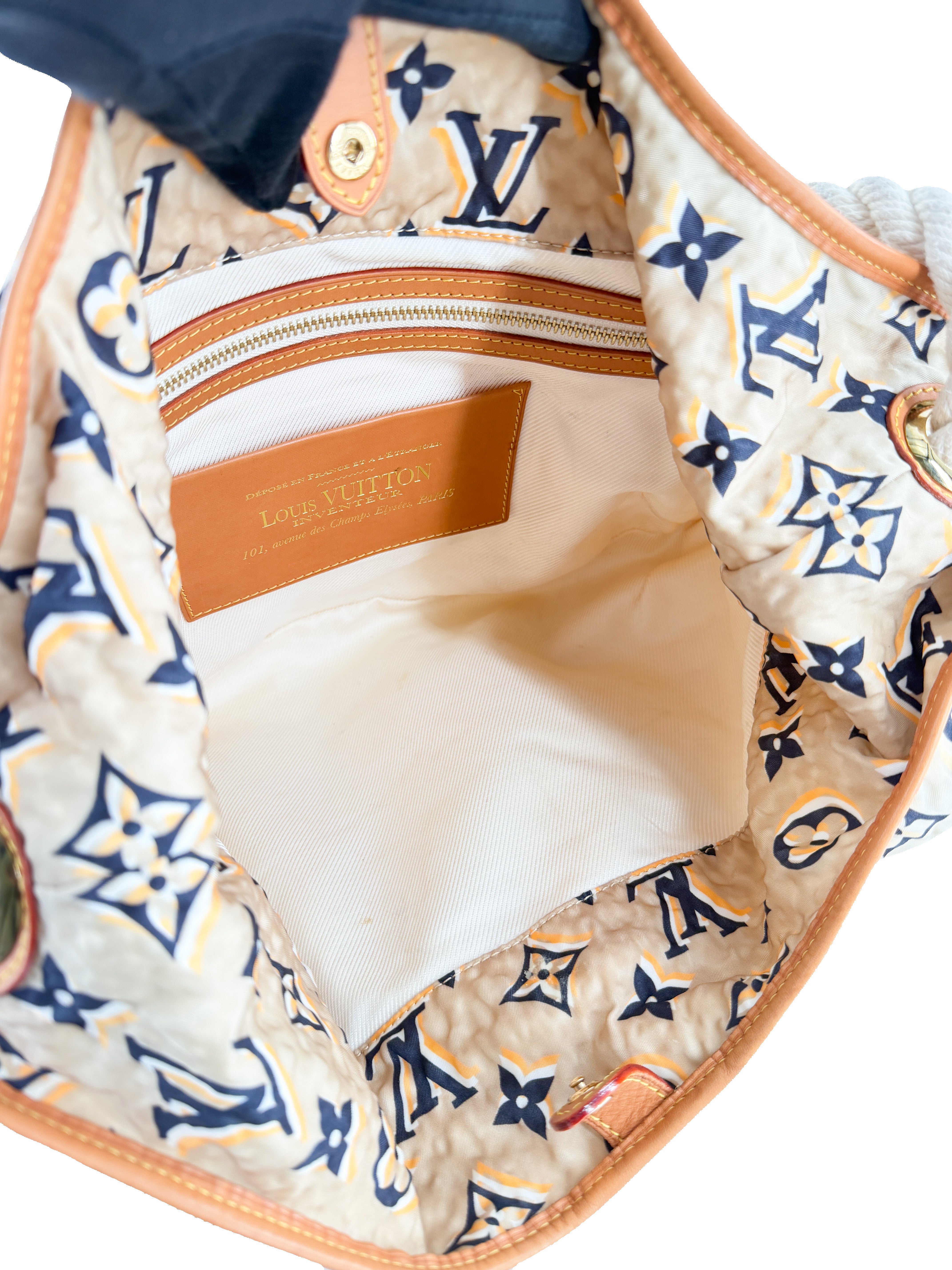 Louis Vuitton cream monogram Bulles MM Cruise Line FL4009