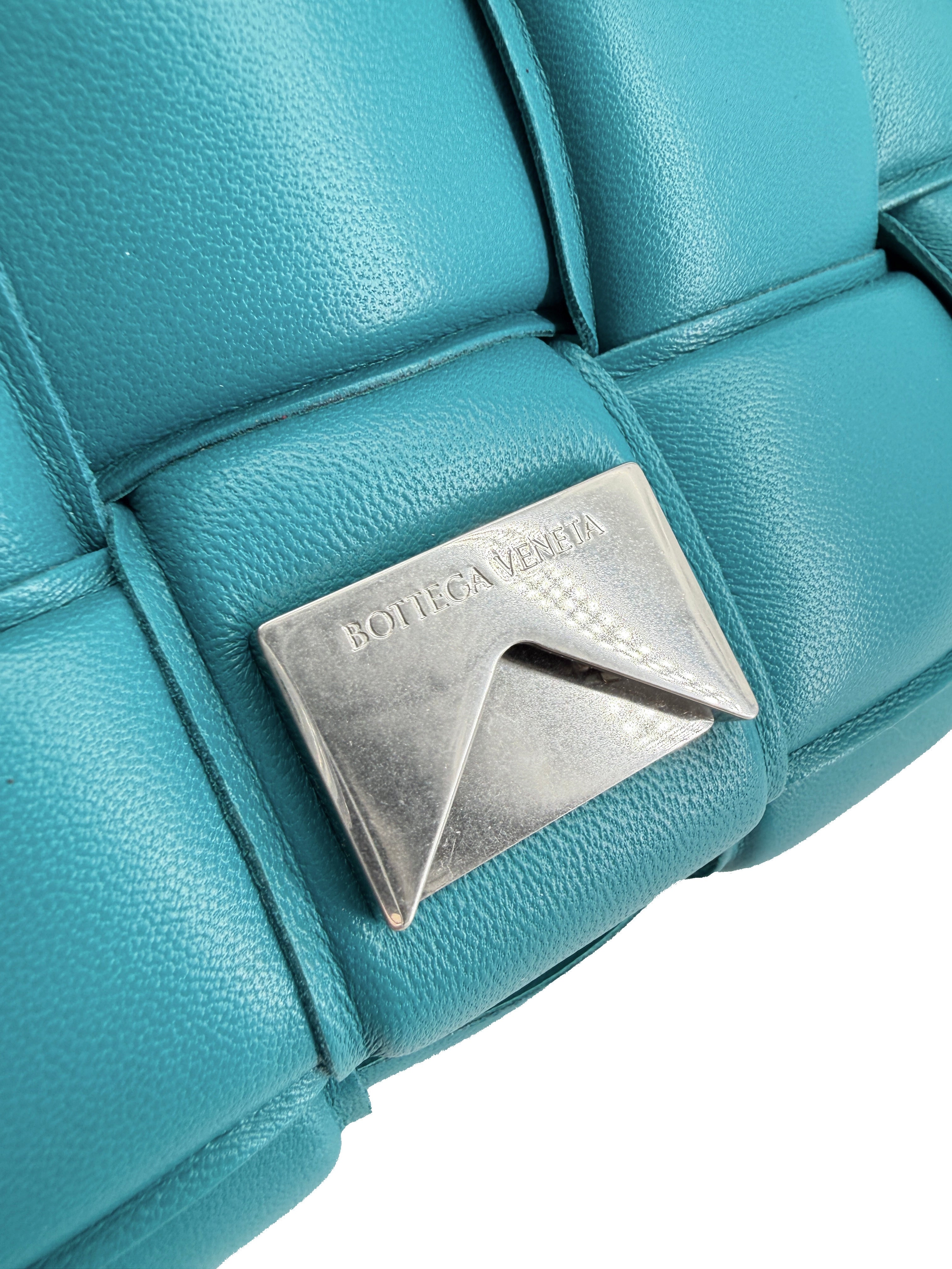 Bottega Veneta blue padded Cassette maxi bag B09693824D