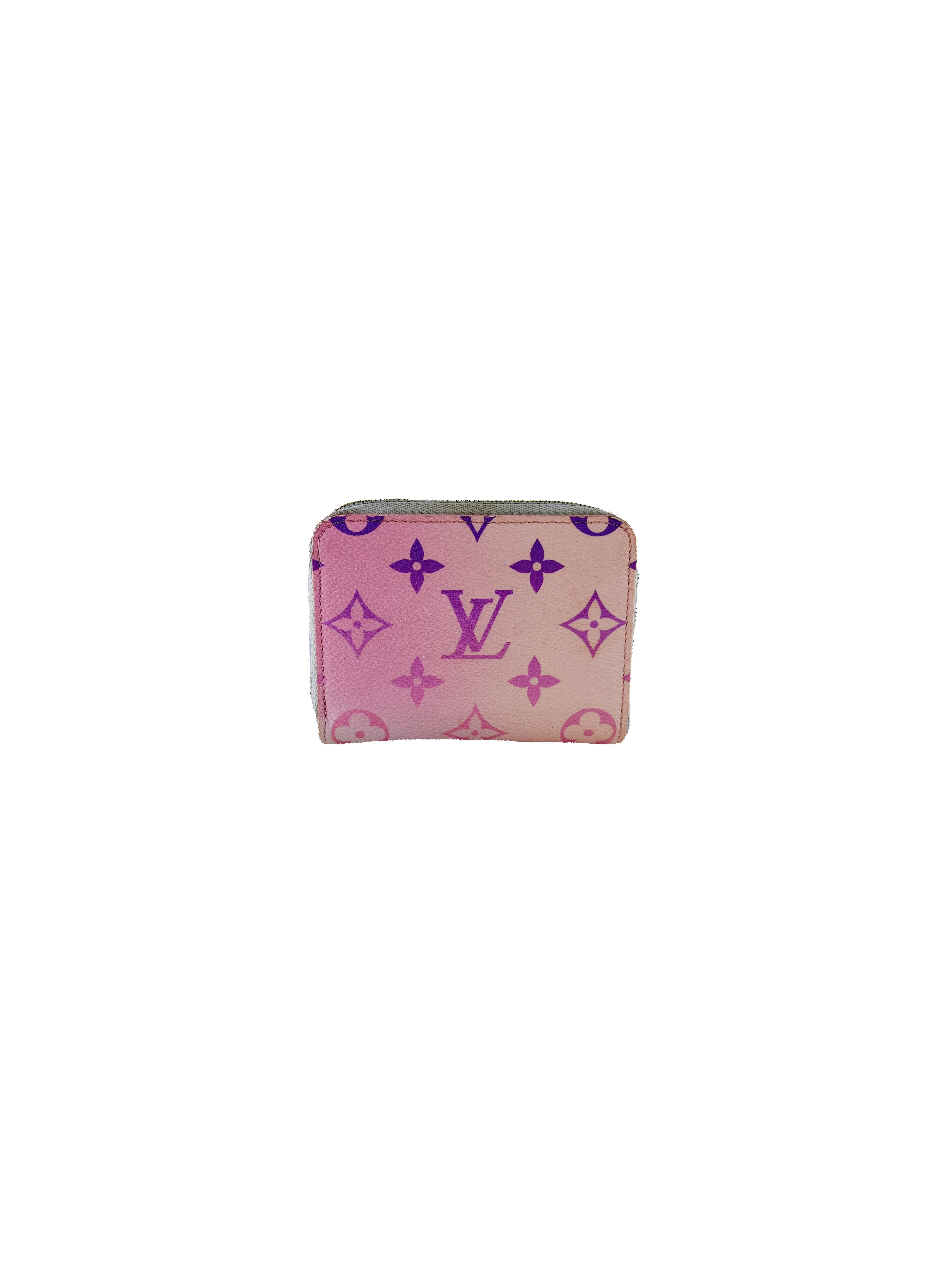 【LOUIS VUITTON】✴︎希少品✴︎スハリパープル　コンパクト財布 Louis Vuitton giant monogram Sunrise Spring in the City pastel zippy c