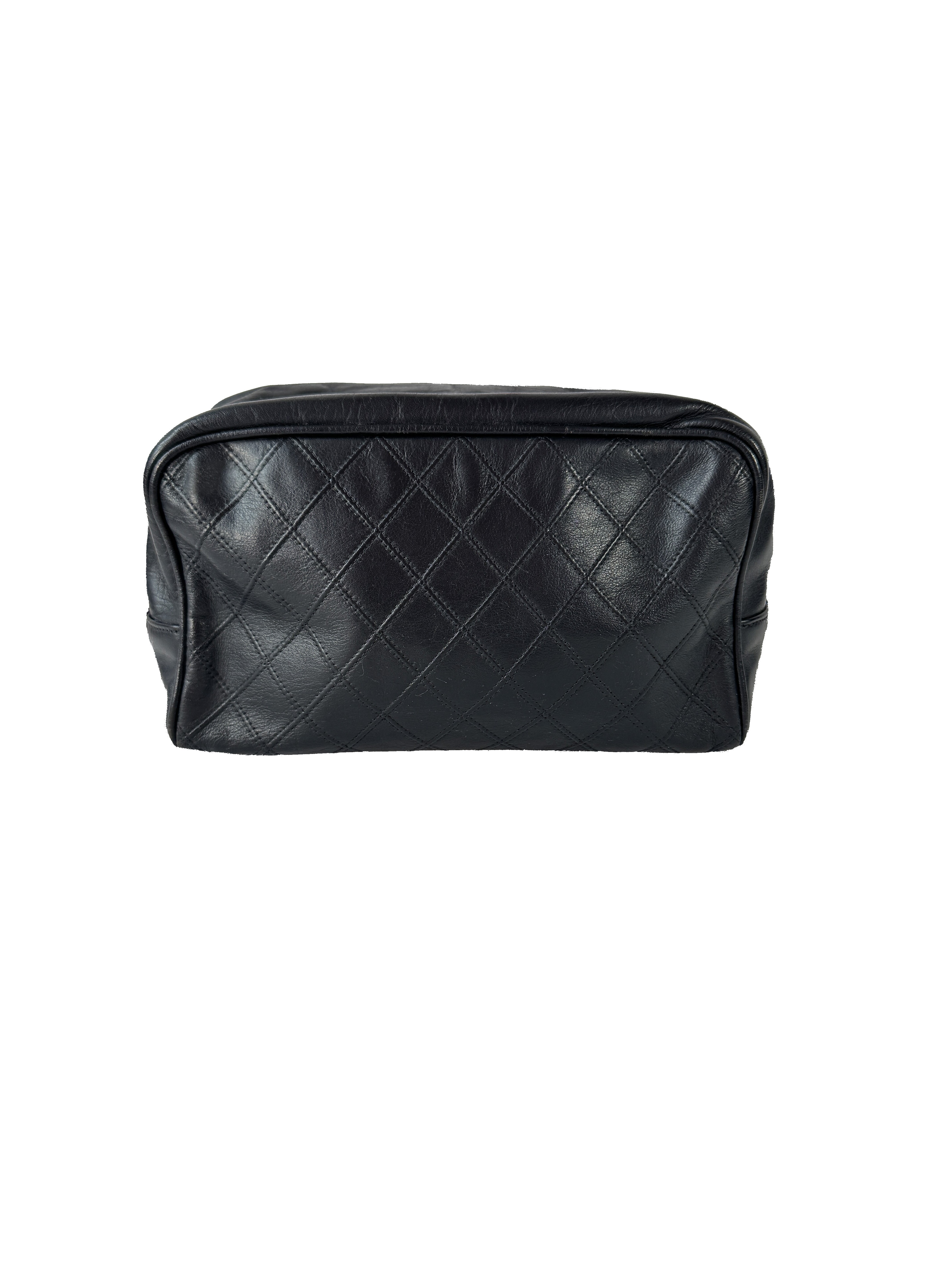 Chanel CC black diamond stitch leather zip case 1077012