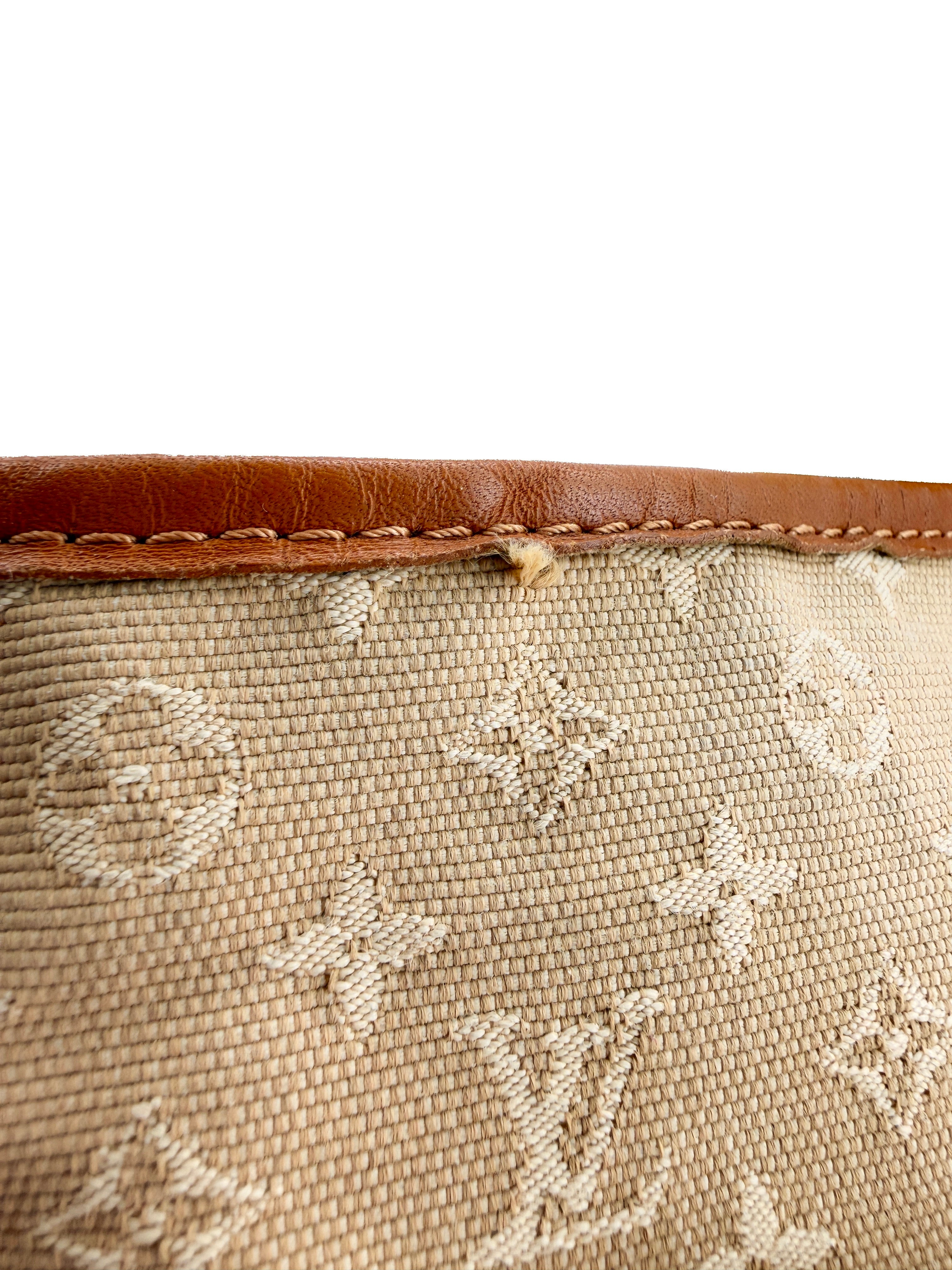 Louis Vuitton beige Mini Lin Mary Kate crossbody VI1024