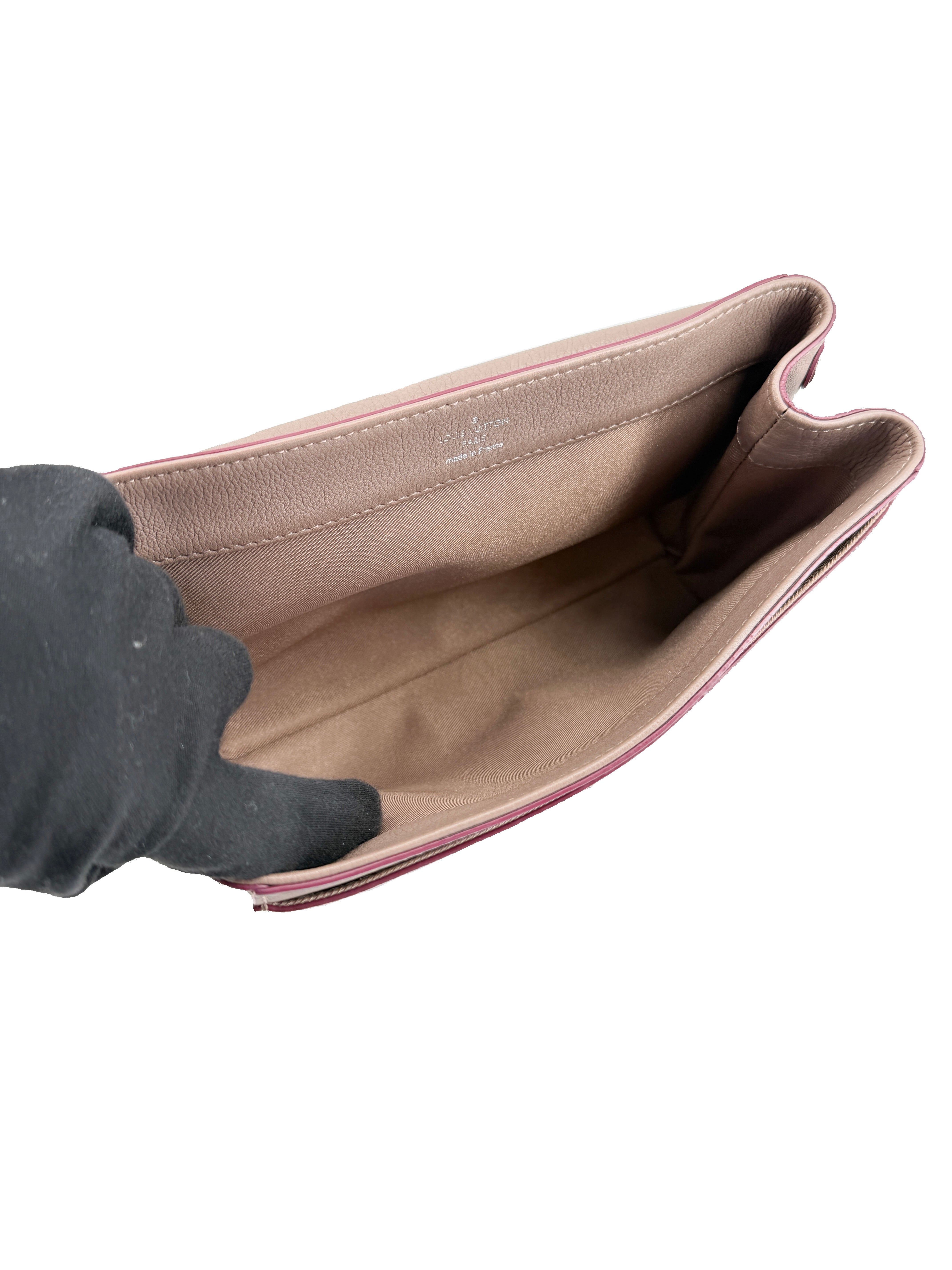 Louis Vuitton taupe Lockme II MM FL4140