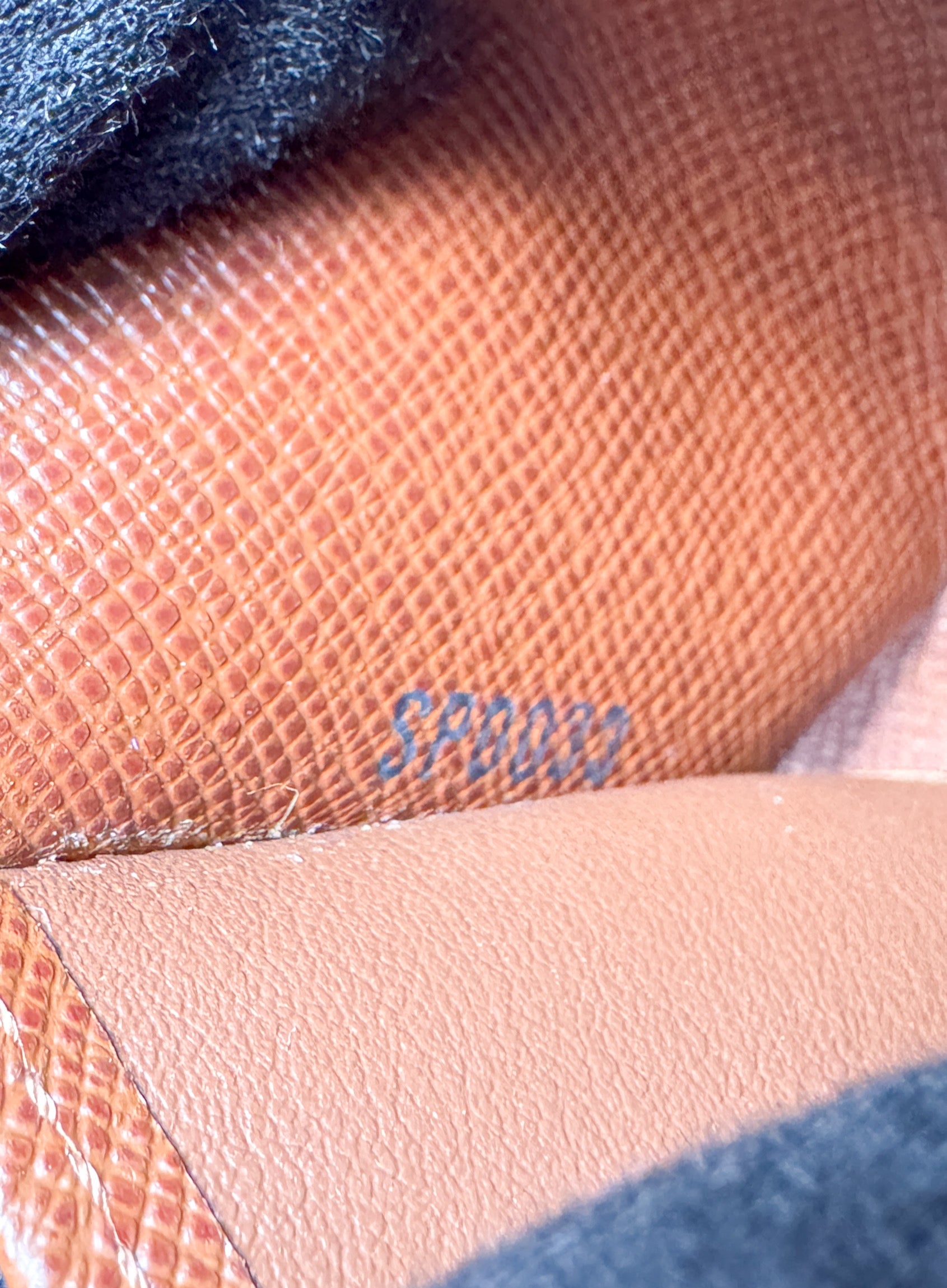 Louis Vuitton monogram 6 key holder SP0033