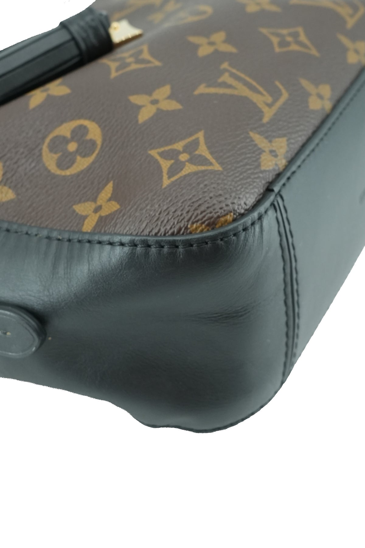 Louis Vuitton monogram black Saintonge crossbody DU2168