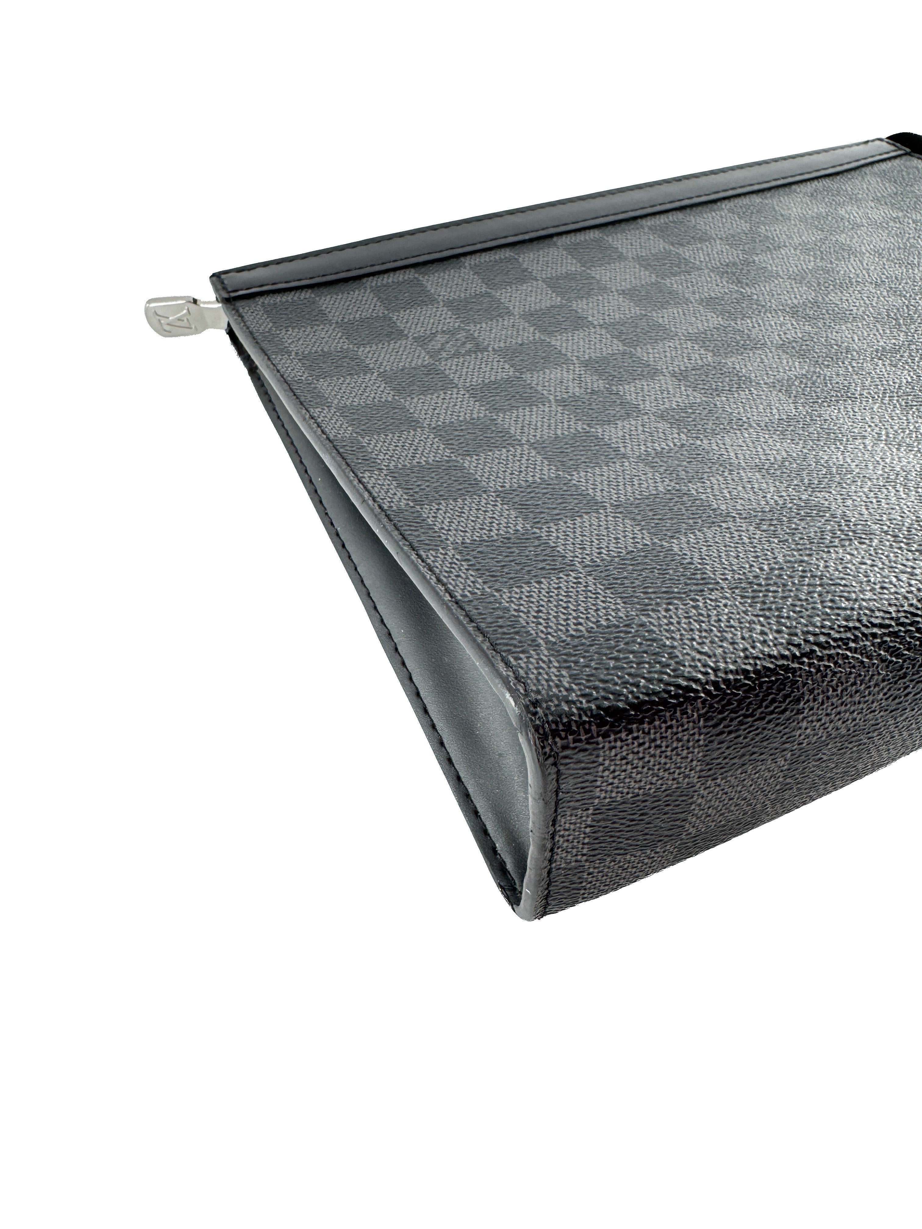 Louis Vuitton damier graphite pochette voyage MM clutch TA4118