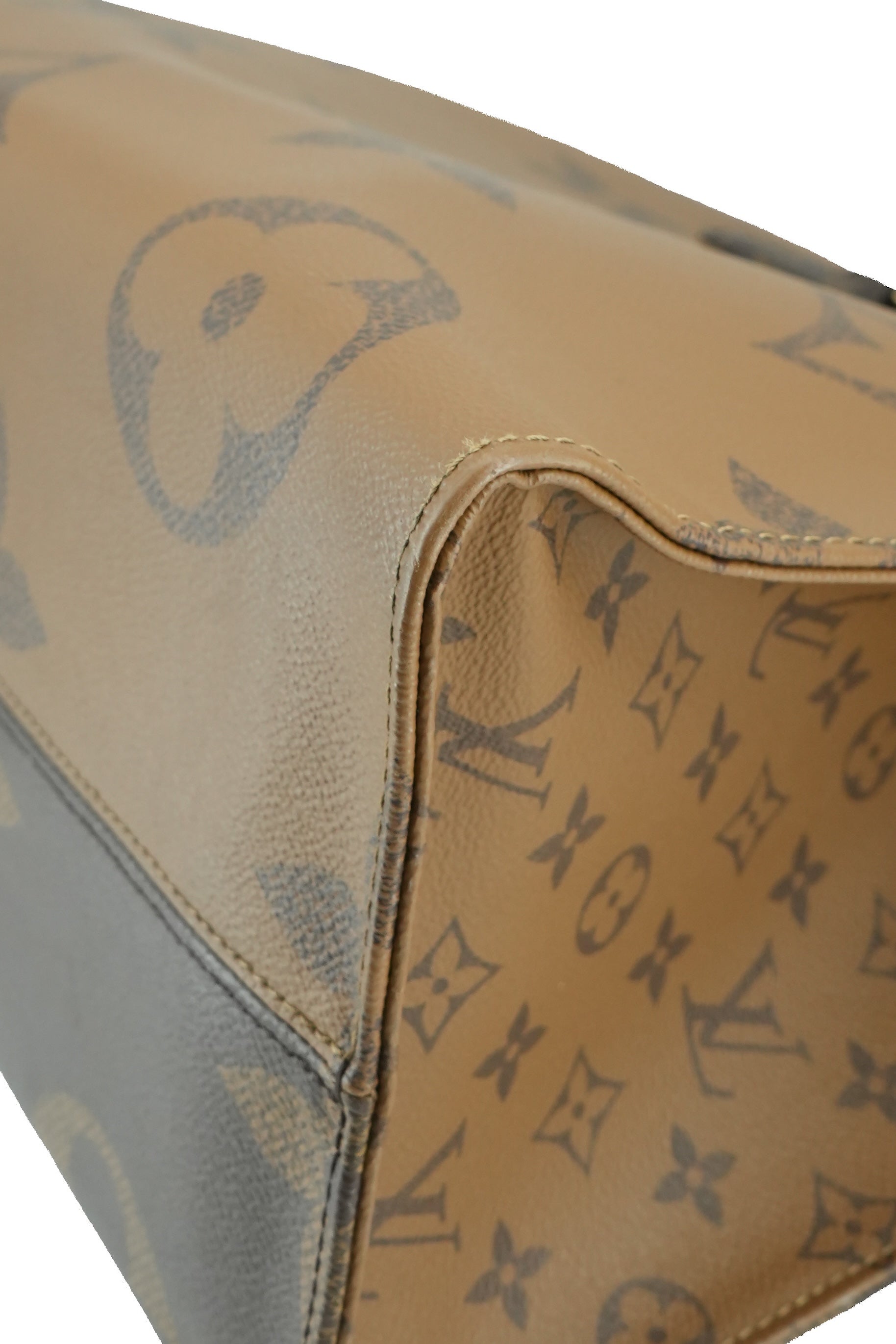 Louis Vuitton reverse monogram OntheGo GM NFC
