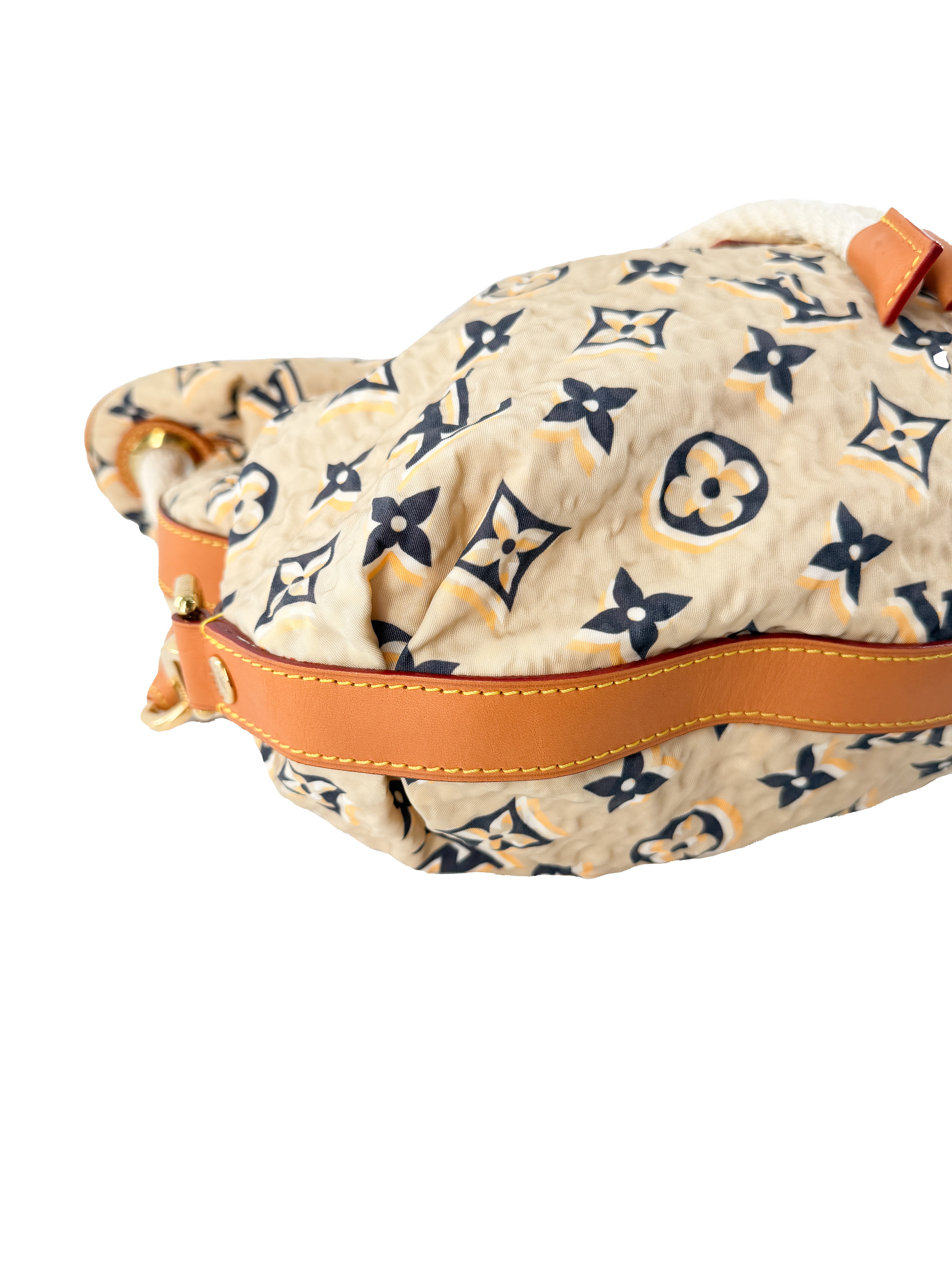 Louis Vuitton cream monogram Bulles MM Cruise Line FL4009