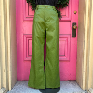 Lane 201 green faux leather pants size L