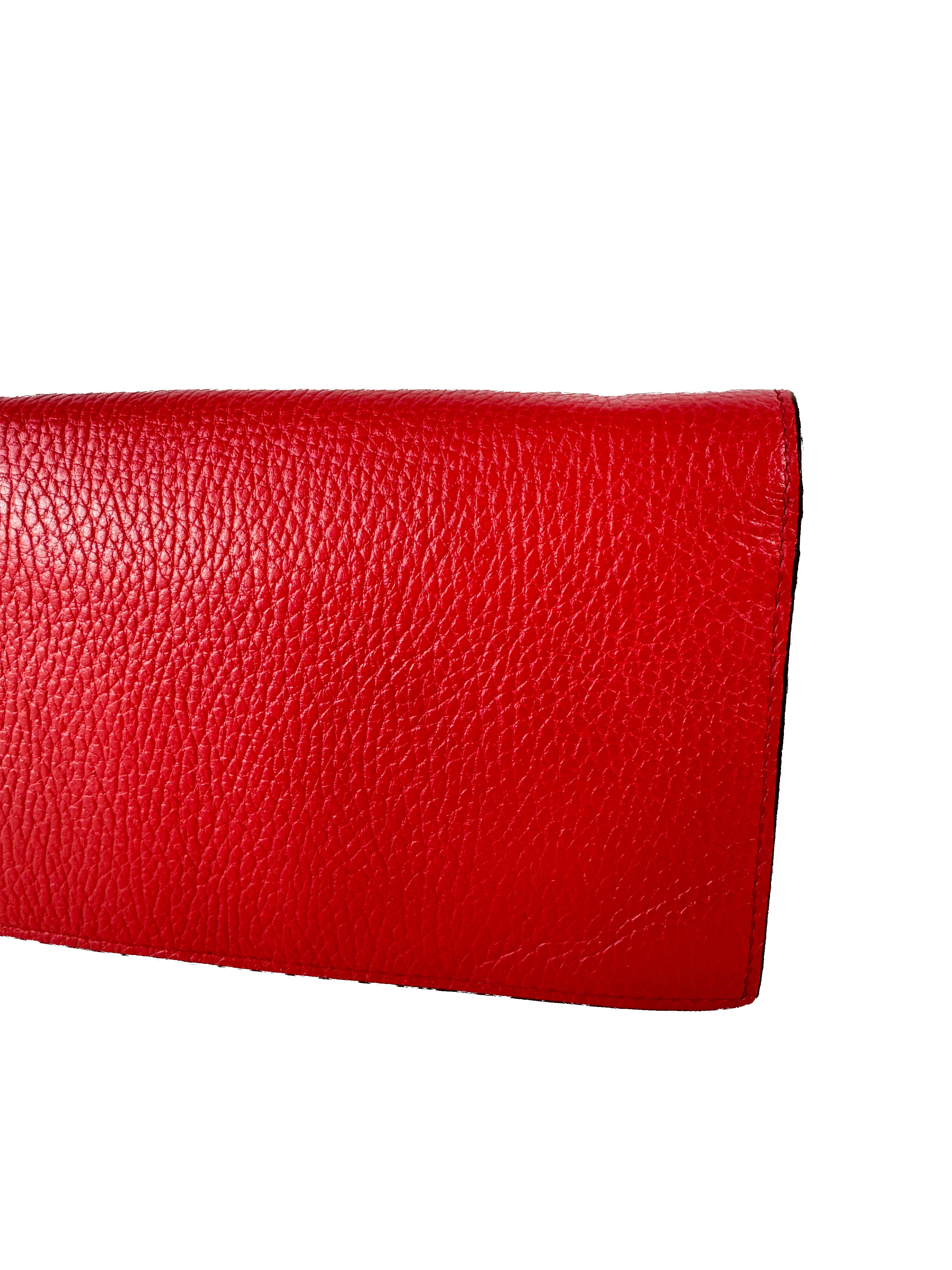 Gucci interlocking G red wallet on chain