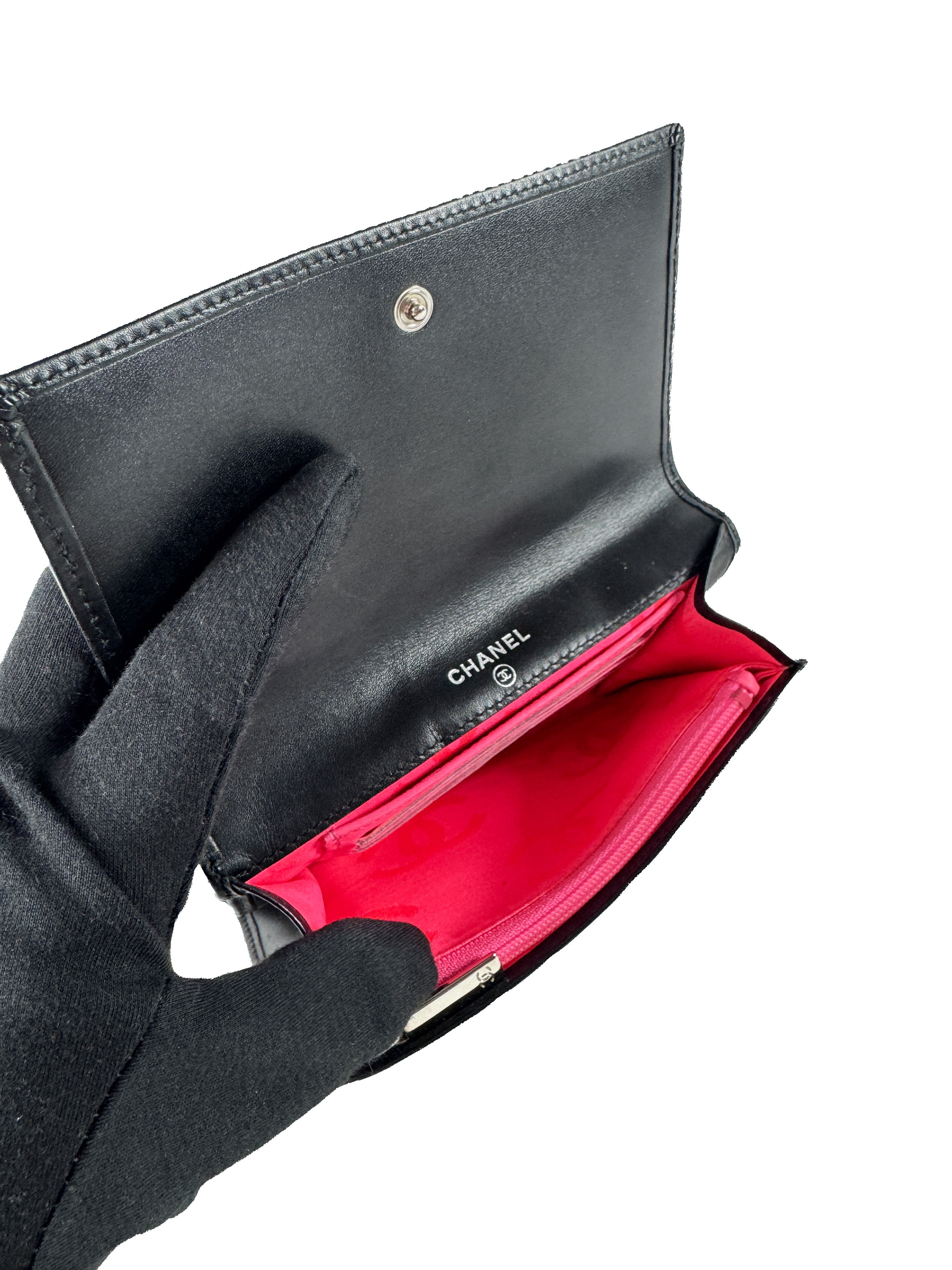 Chanel black/white quilted Cambon flap wallet 11434234