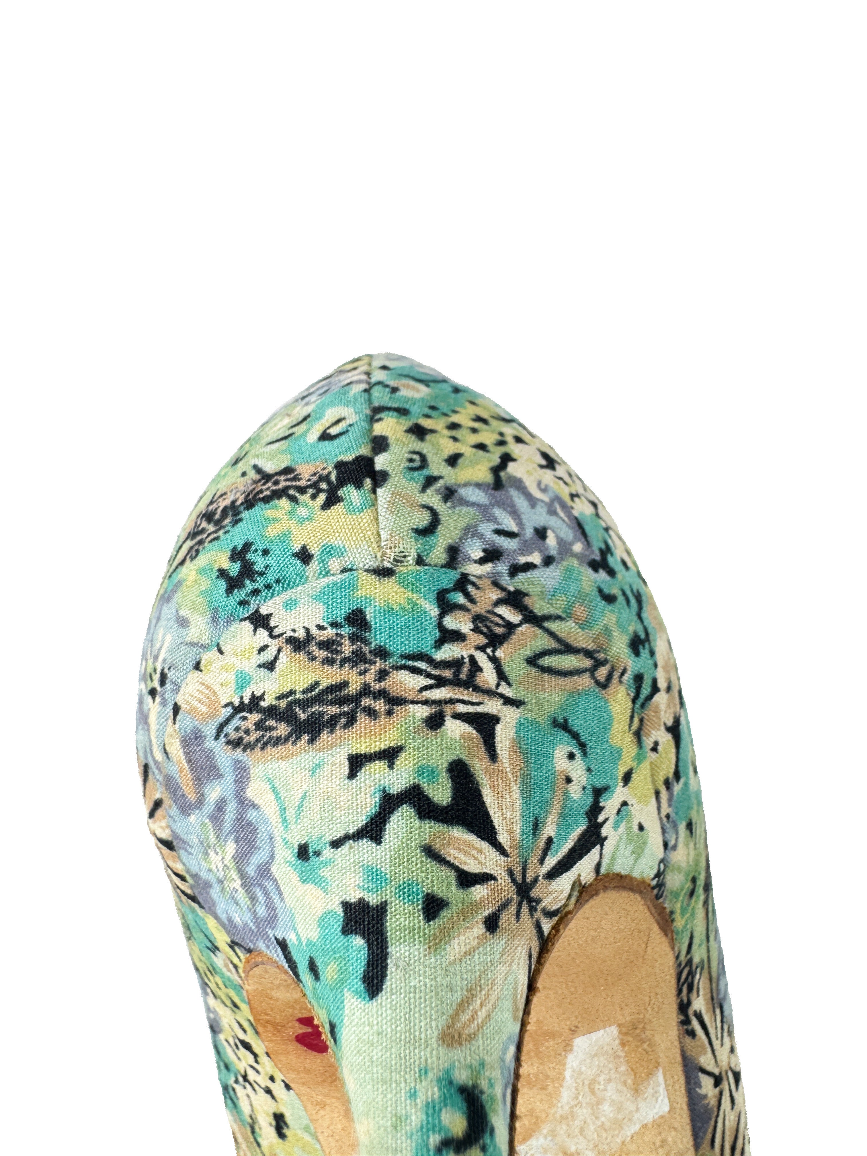 Manolo Blahnik green/blue floral print pumps size 38.5