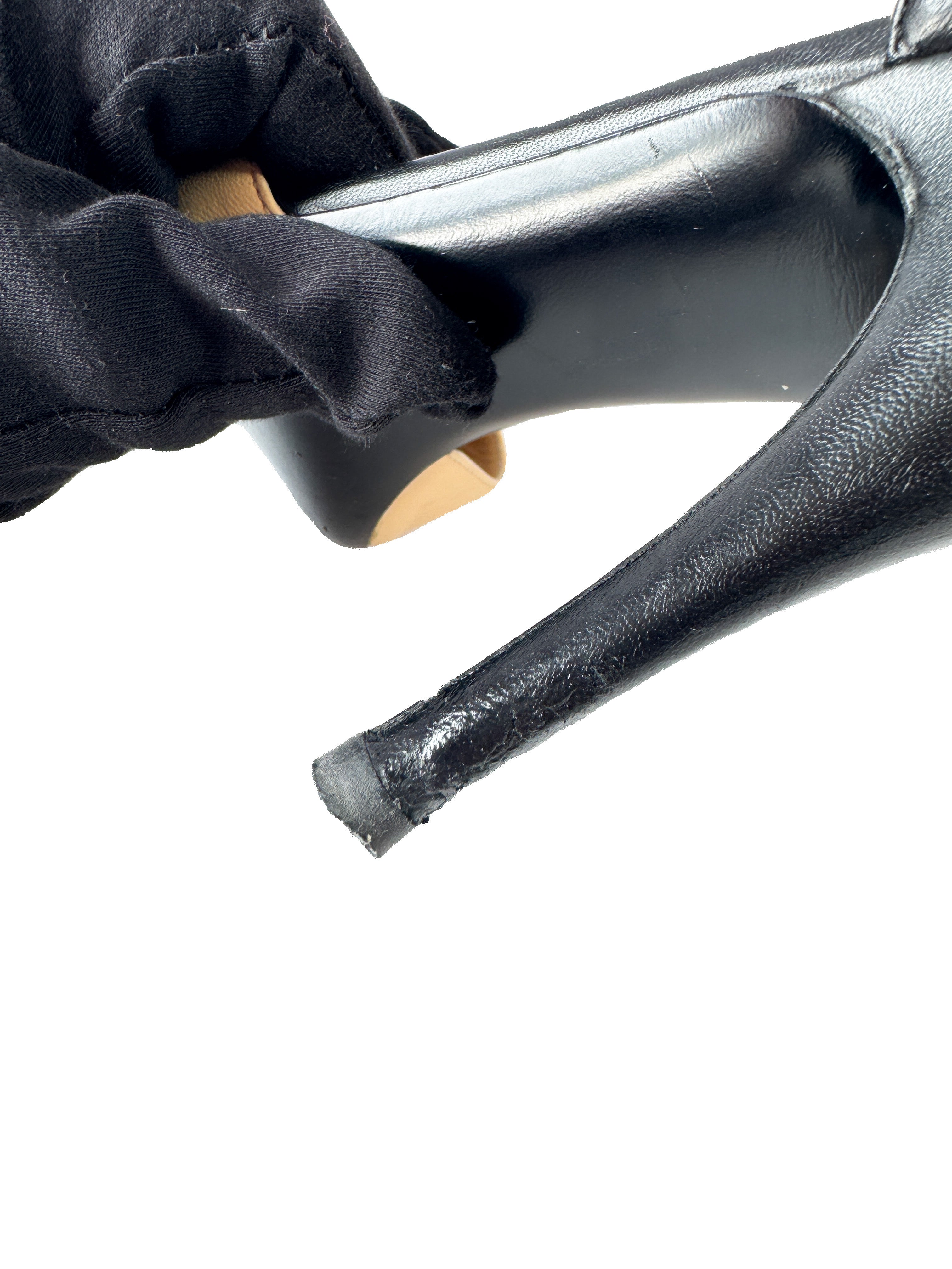 Chanel beige/black CC leather pumps size 38 (8)  D G29184