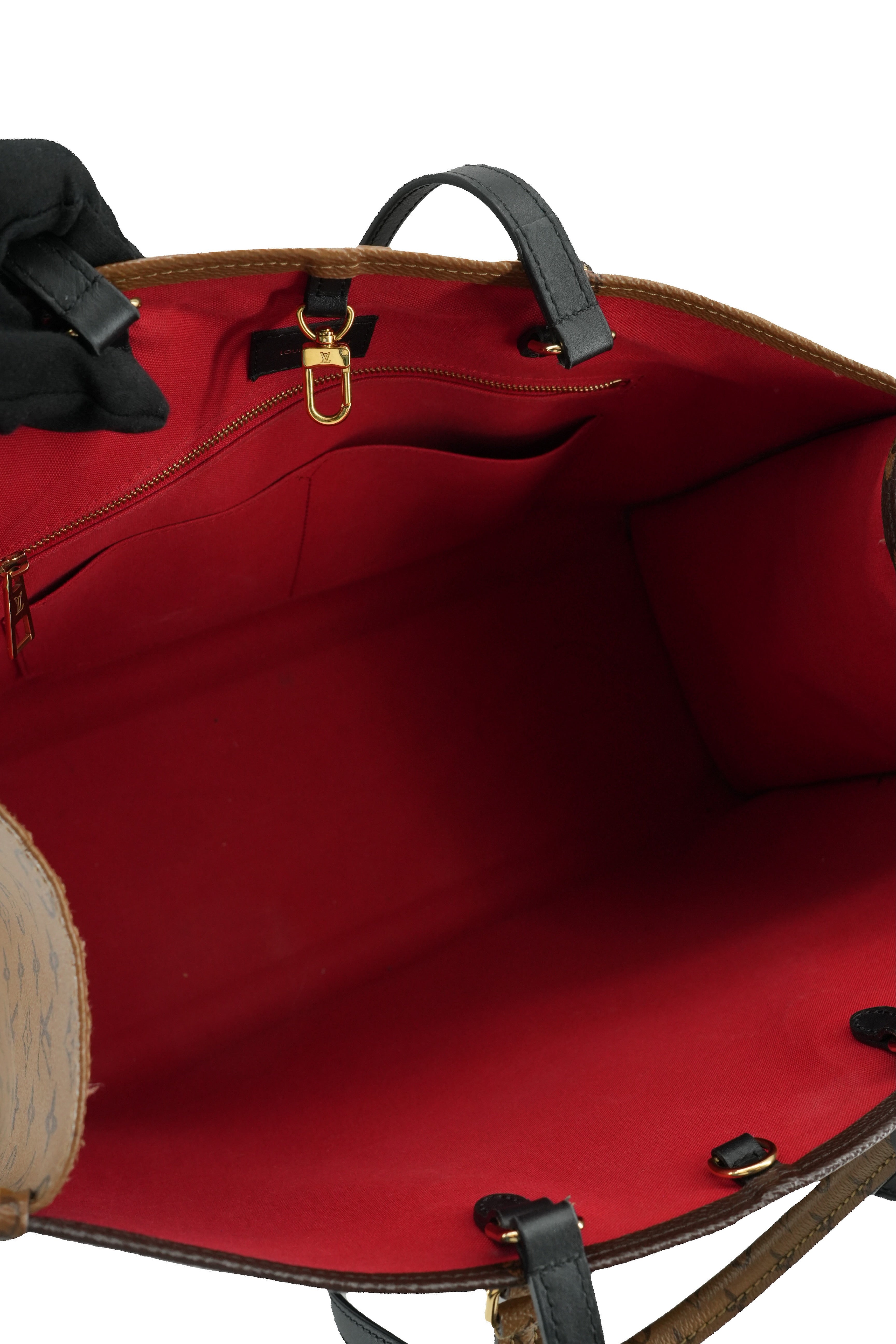 Louis Vuitton reverse monogram OntheGo GM NFC