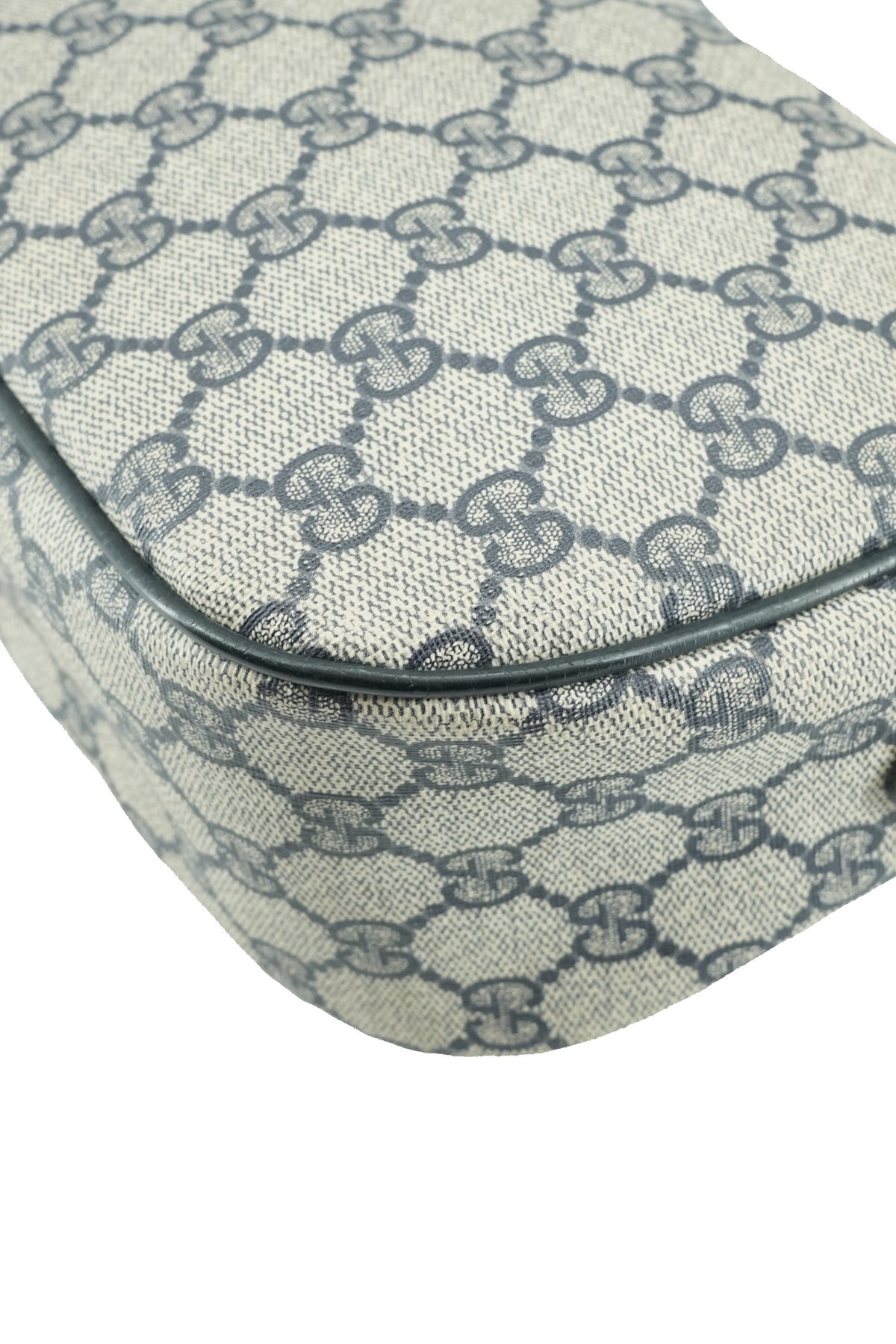 Gucci navy vintage sherry line crossbody 89-02-032
