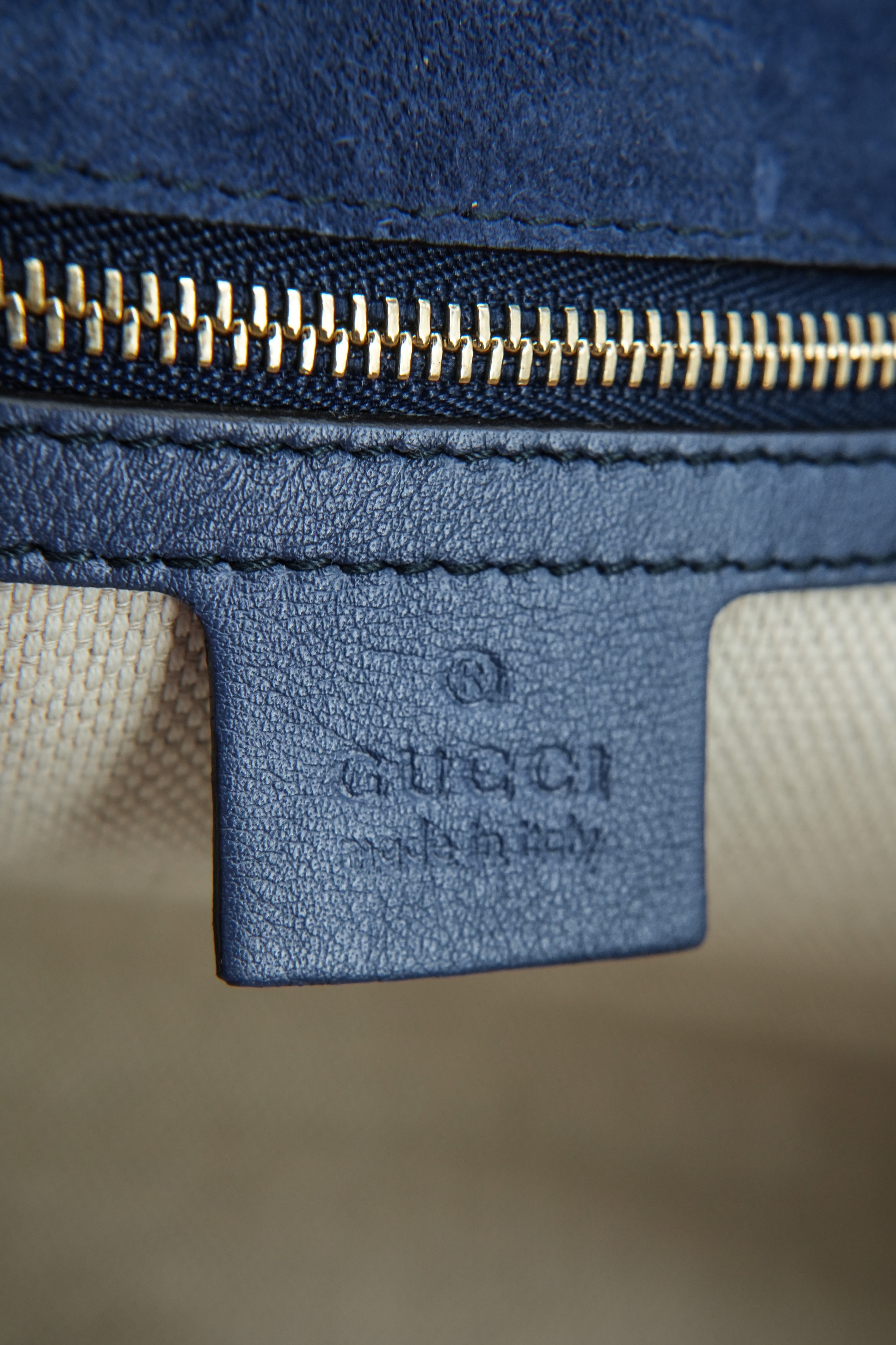 Gucci patent leather soho disco clutch 336753 204991