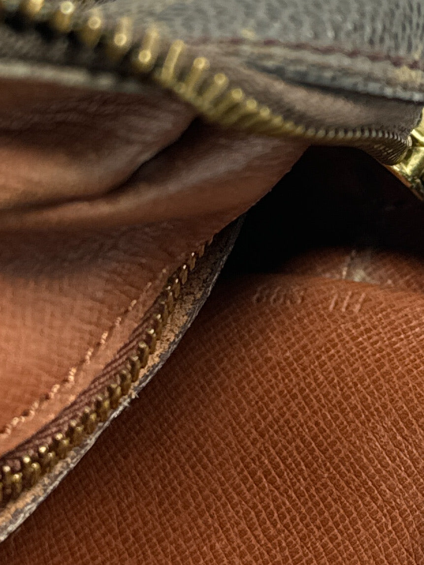 Louis Vuitton monogram vintage Trocadero 23 crossbody 883TH