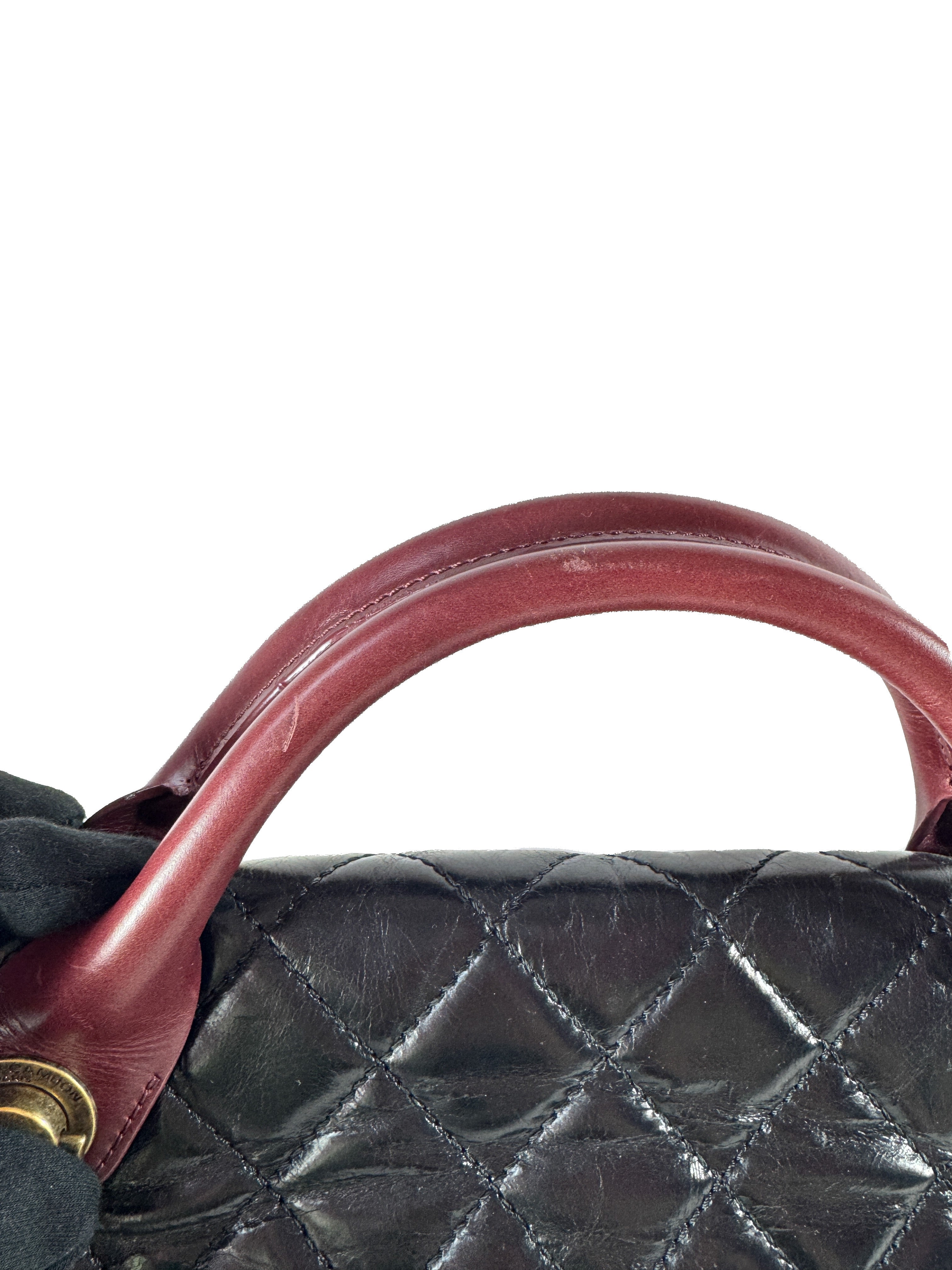 レア　CHANEL バーガンディ ショルダーバッグ Chanel black/burgundy leather medium Castle Rock flap bag 23207144