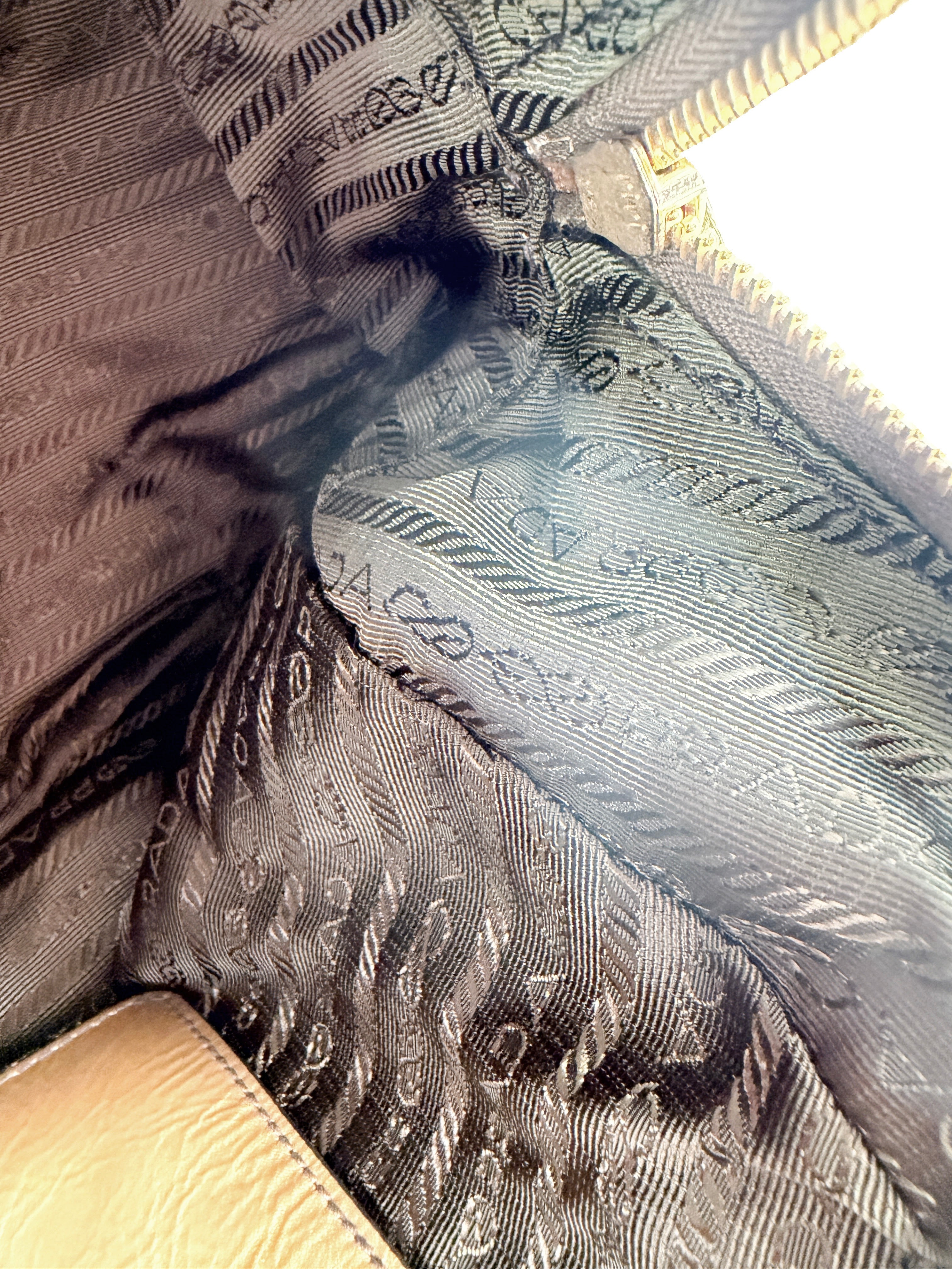 Prada brown Vernice sfumato handle bag 129