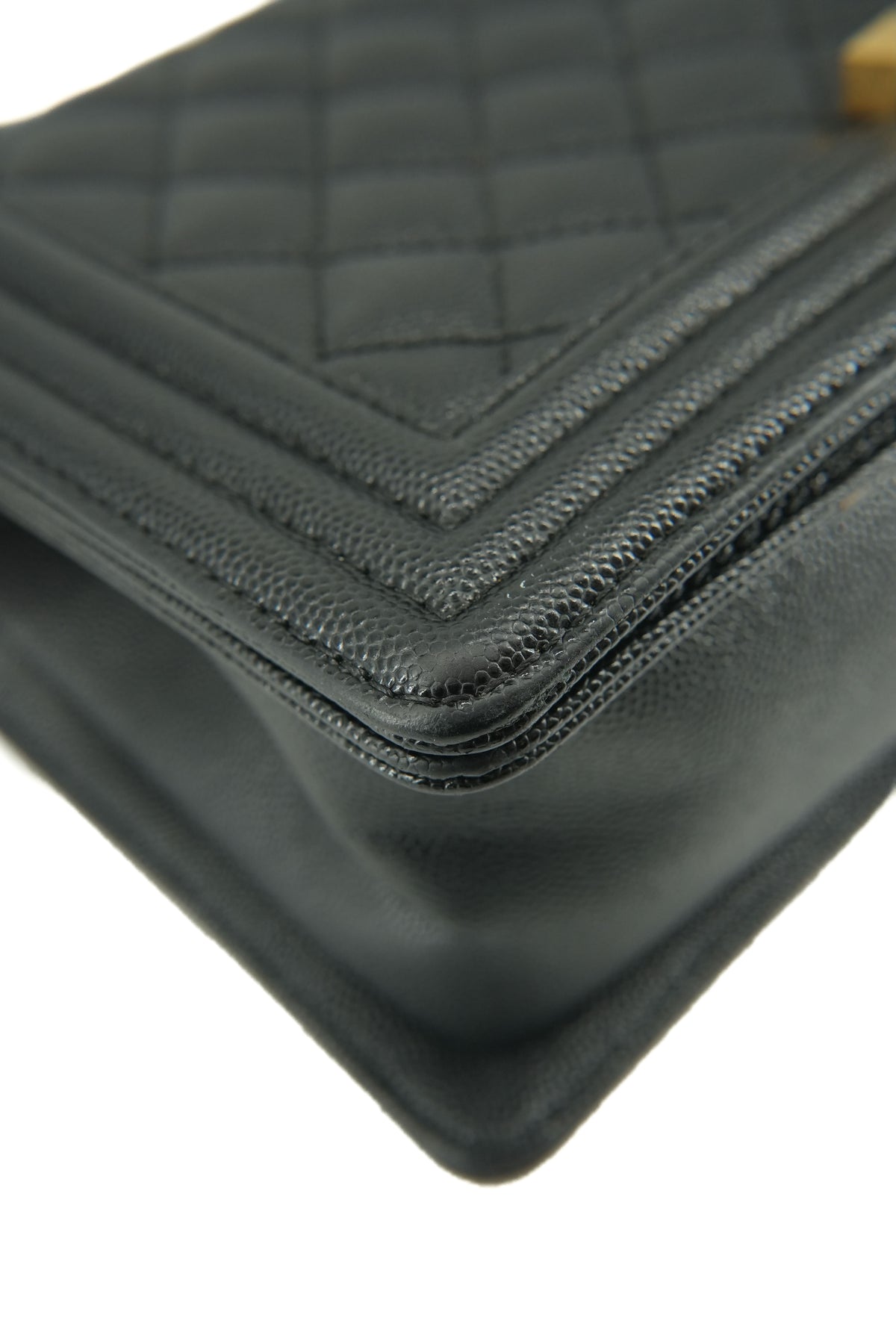 Chanel black caviar Boy bag GPU8KPG9