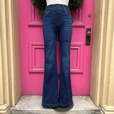Spanx pull on flare jeans size M