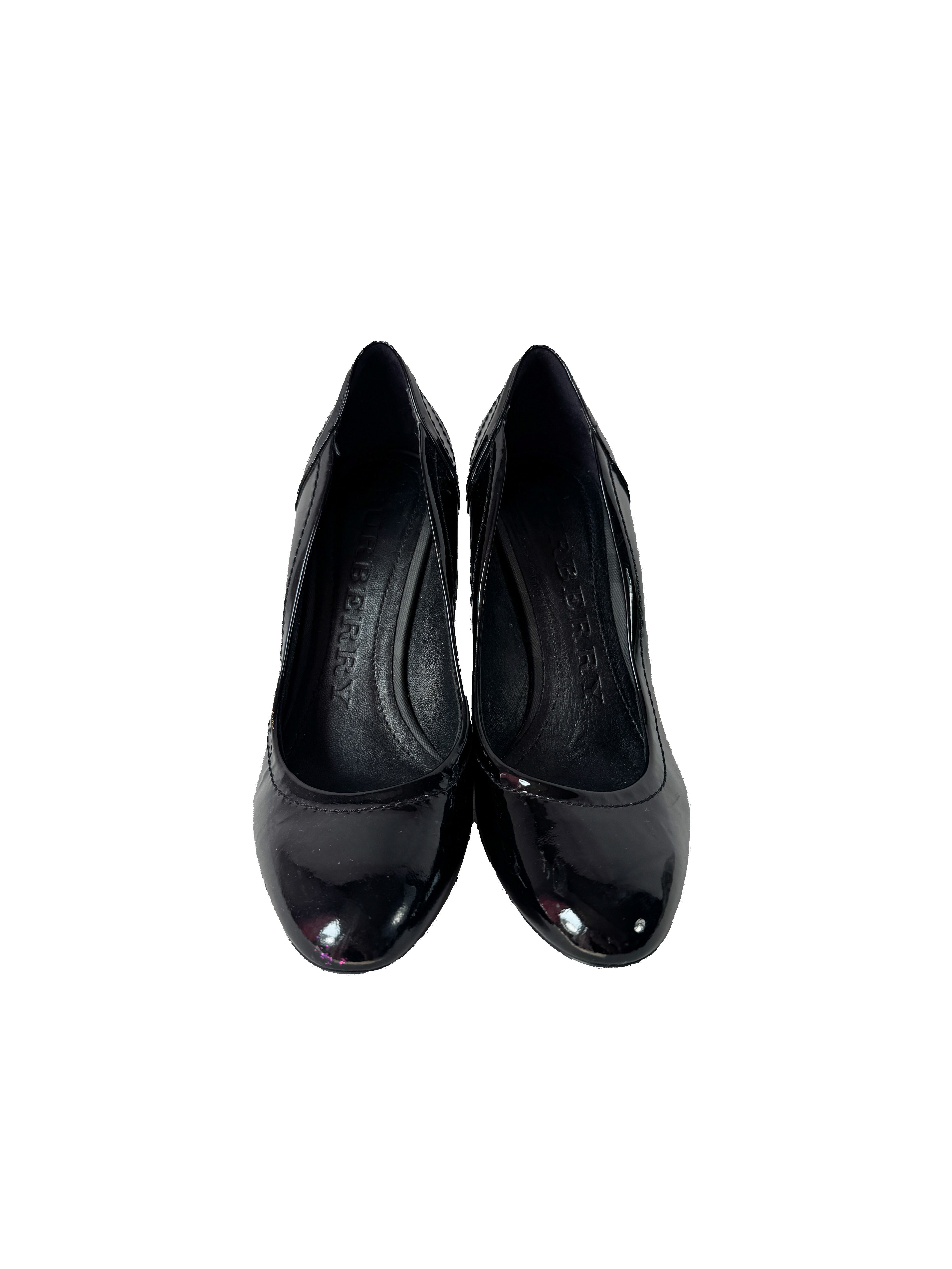 Burberry black patent pumps size 37.5