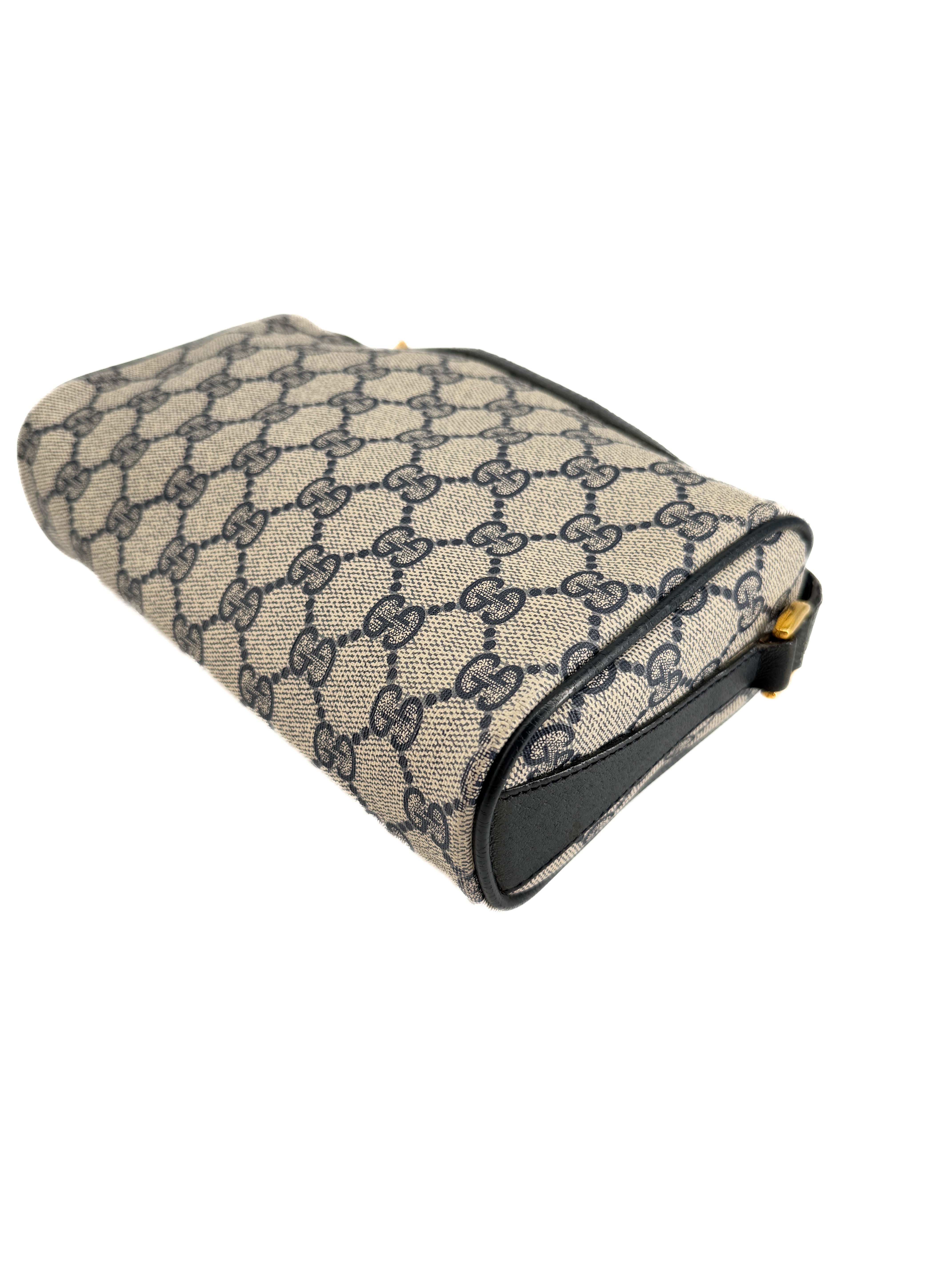Gucci navy Sherry line crossbody 89-02-018