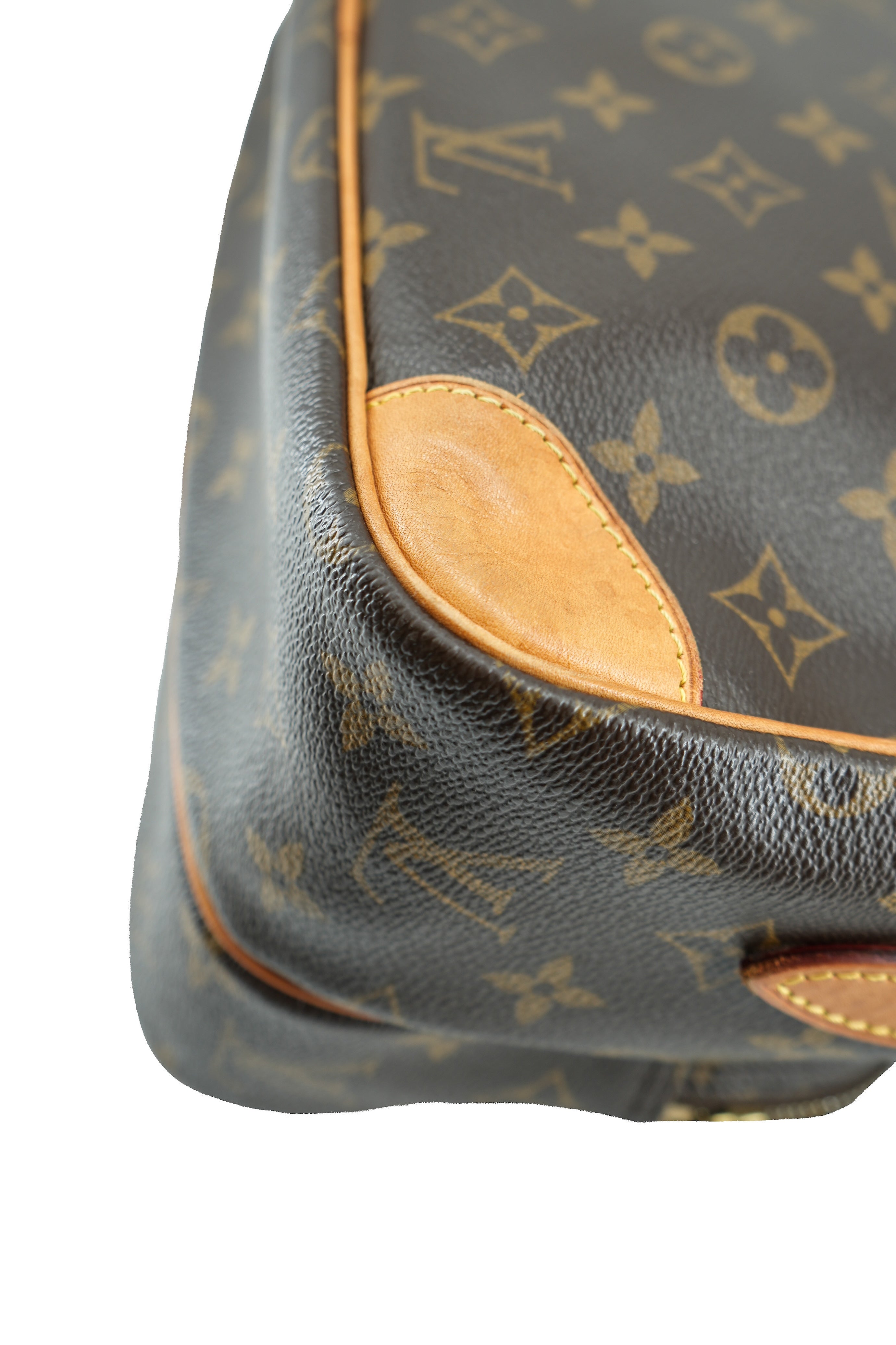 Louis Vuitton monogram Nil crossbody AR1029