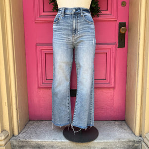 Daze distressed jeans size 6