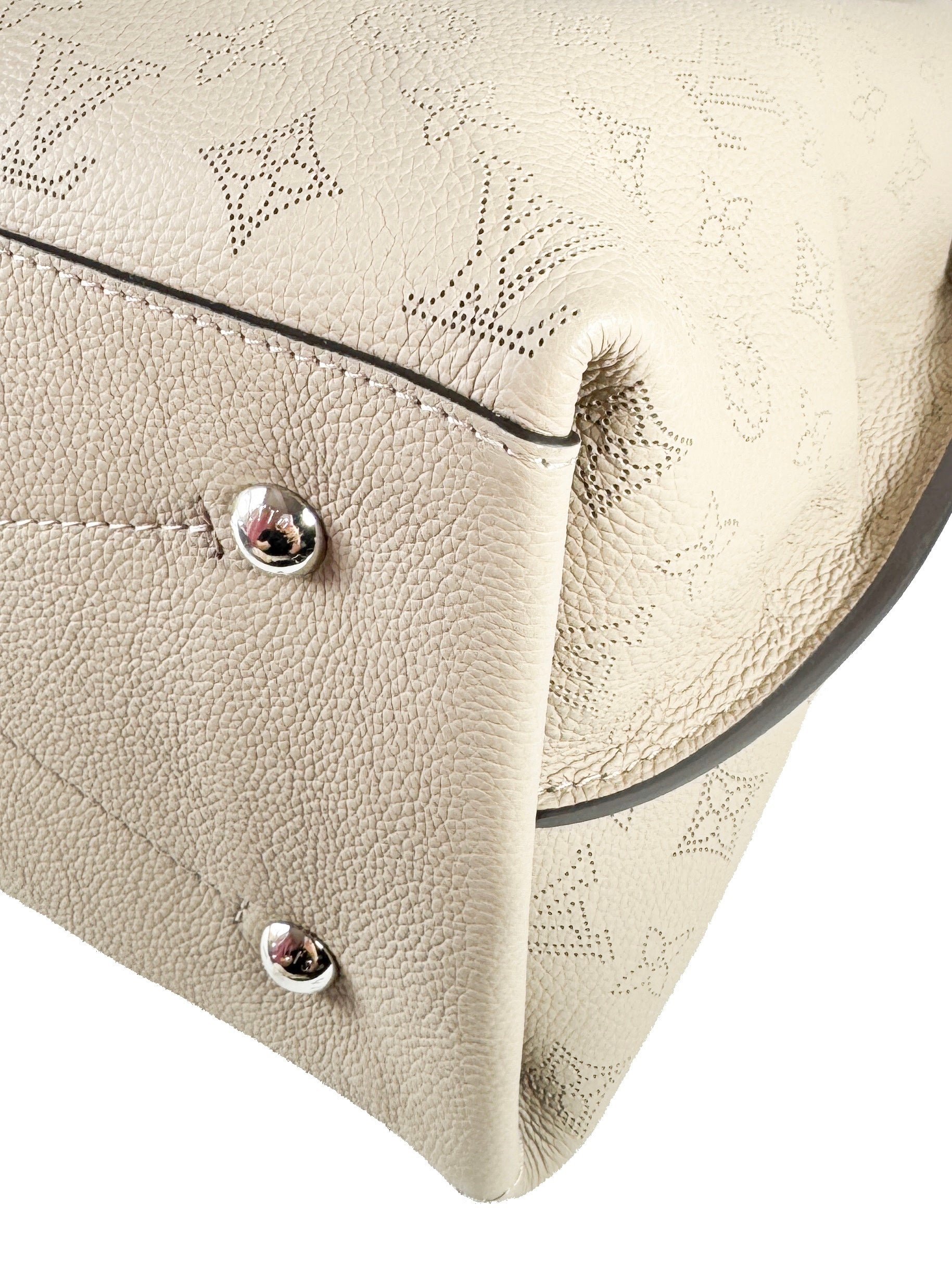 Louis Vuitton Carmel mahina leather shoulder bag NFC