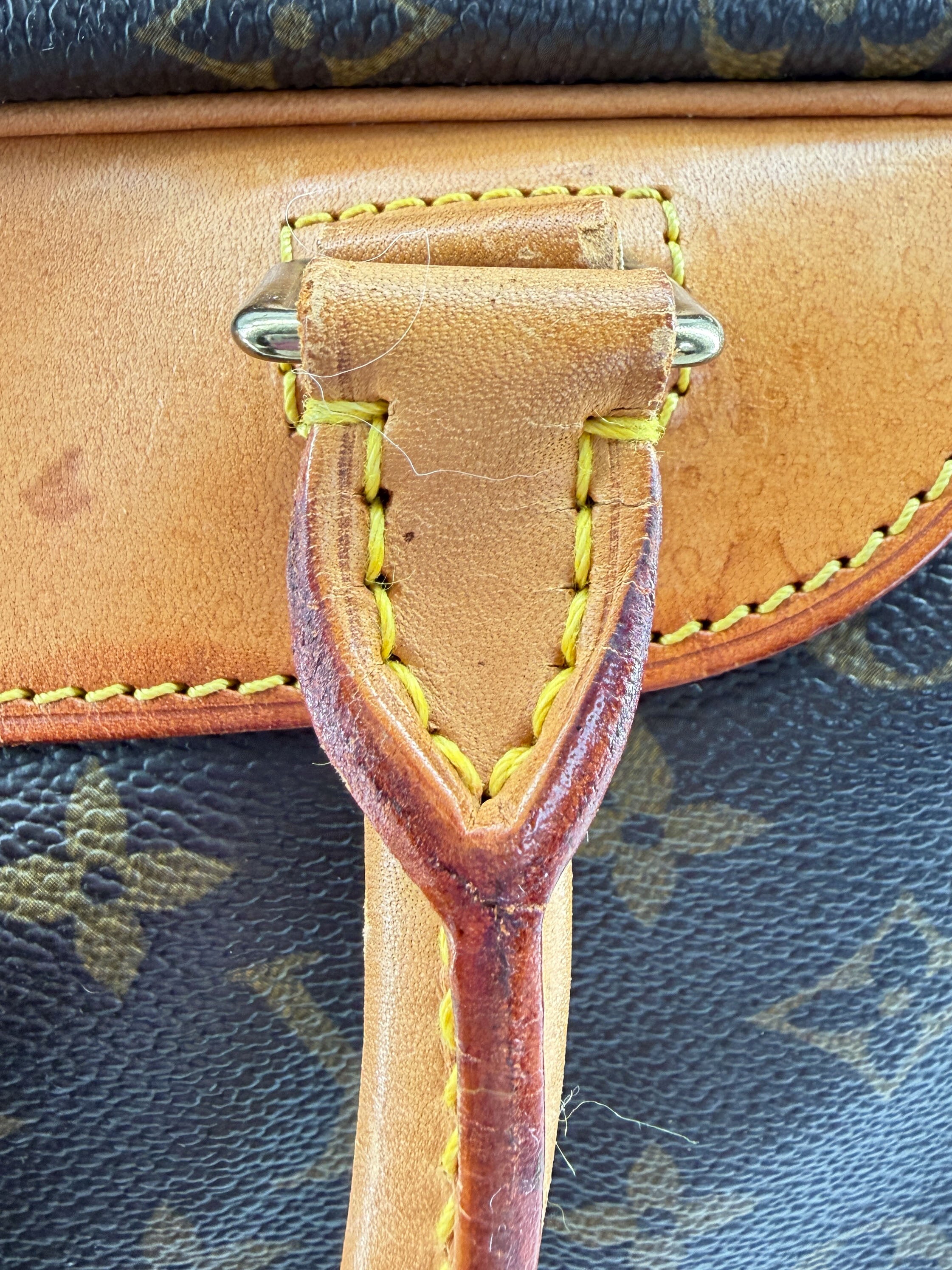 Louis Vuitton monogram Deauville w/strap VI0965